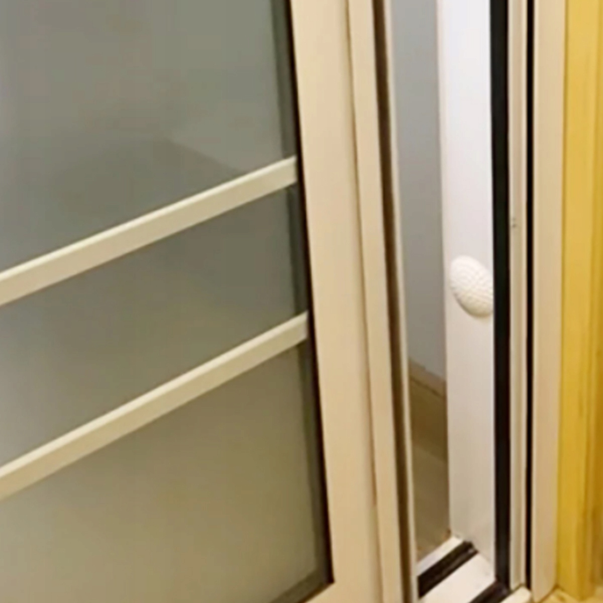 ODBOJNIK DO DRZWI GUMOWY SAMOPRZYLEPNY STOPER 5cm Rodzaj przyklejany