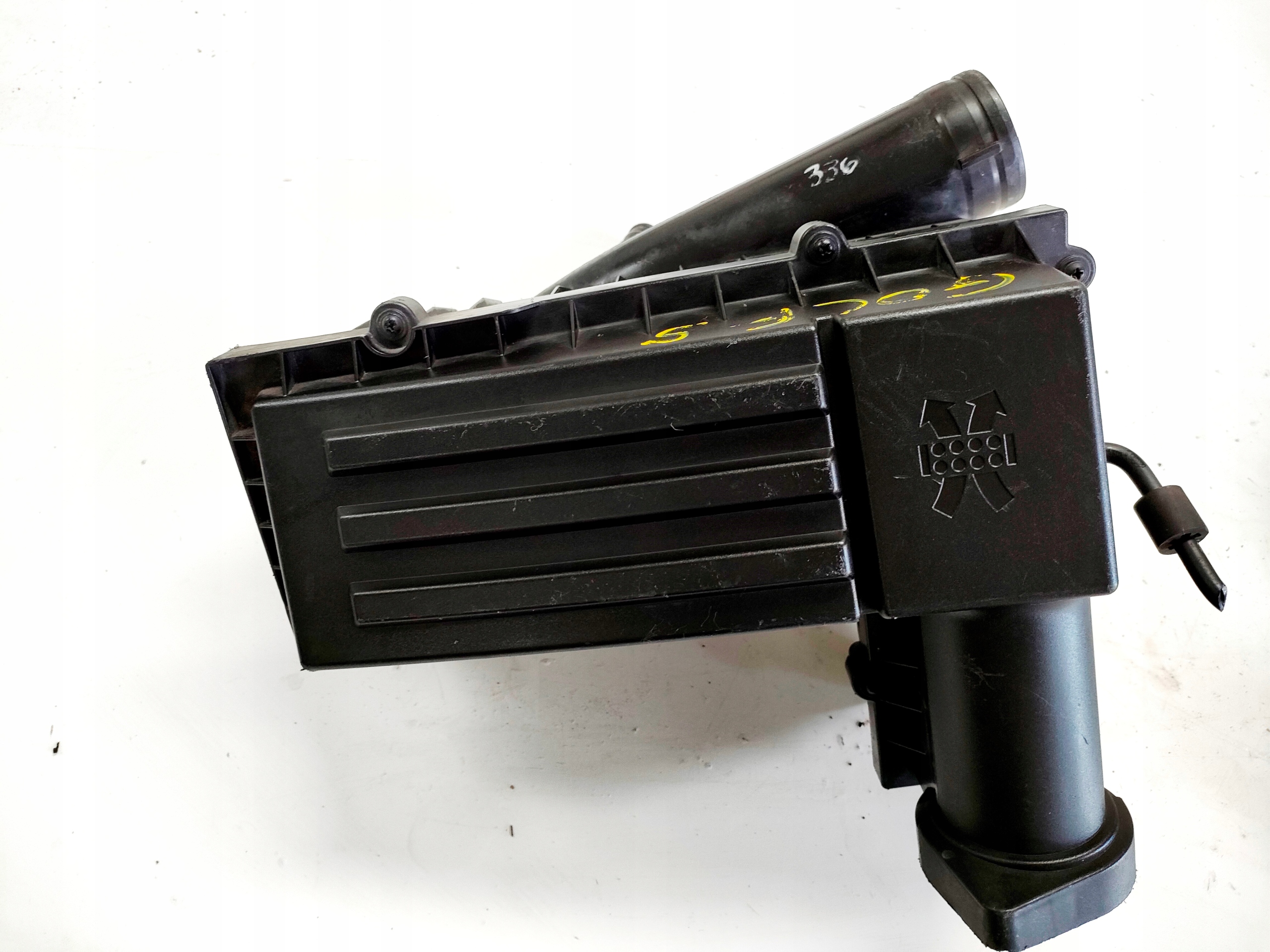 OBUDOWA FILTRA POWIETRZA VOLKSWAGEN 3C0129607AF