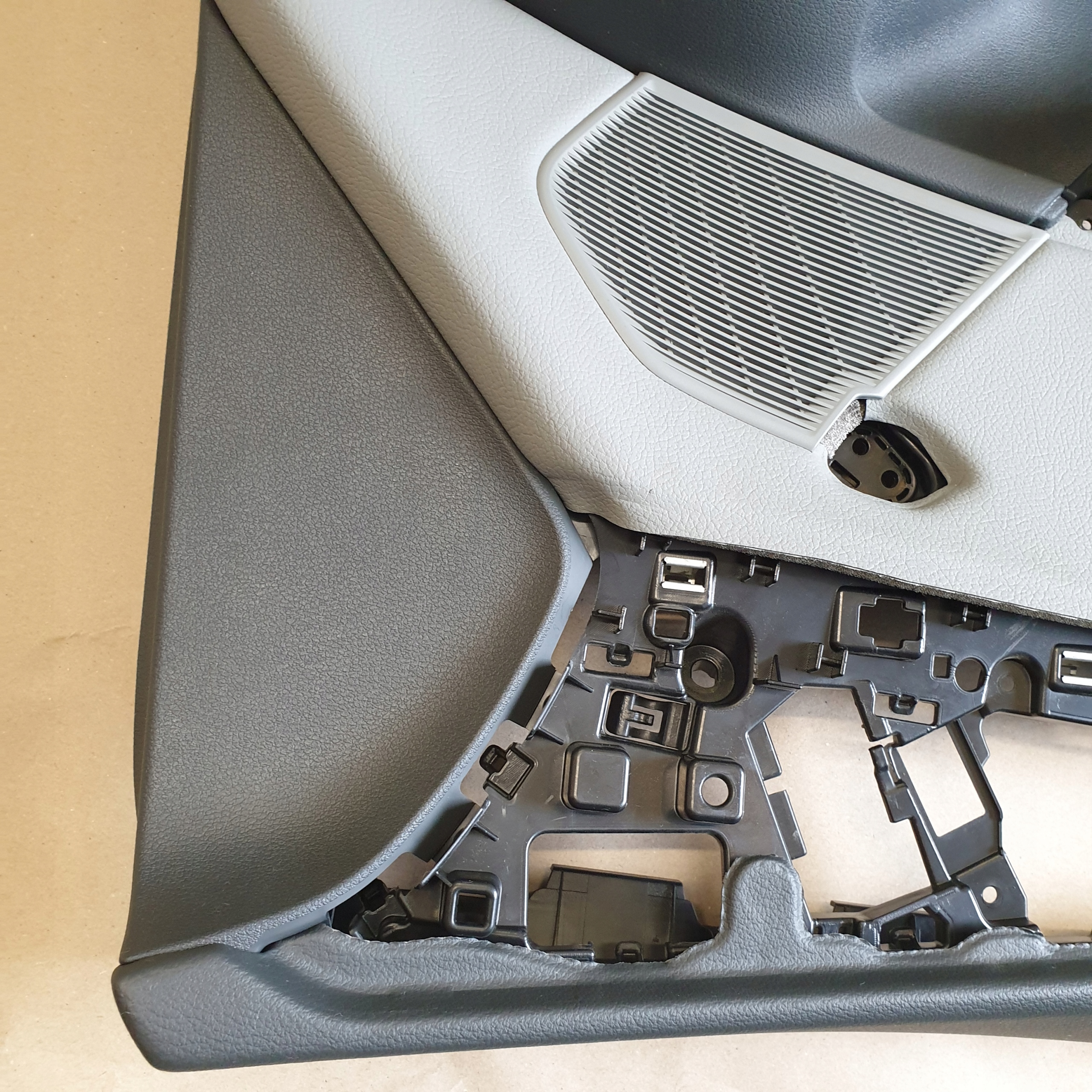 side upholstery door left front driver´s AUDI A5 F5A SPORTBACK 8W8 OE EU