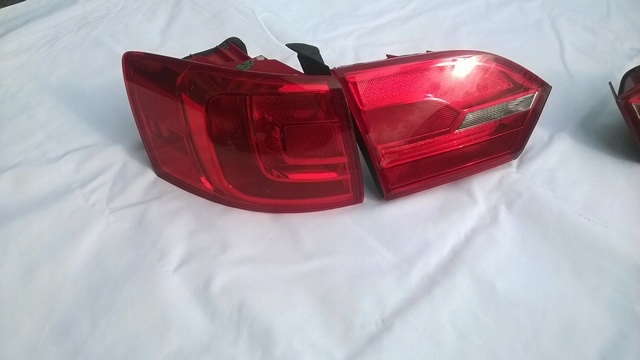 VW JETTA tylne lewe w klapę i w błotnik 5C6945259A