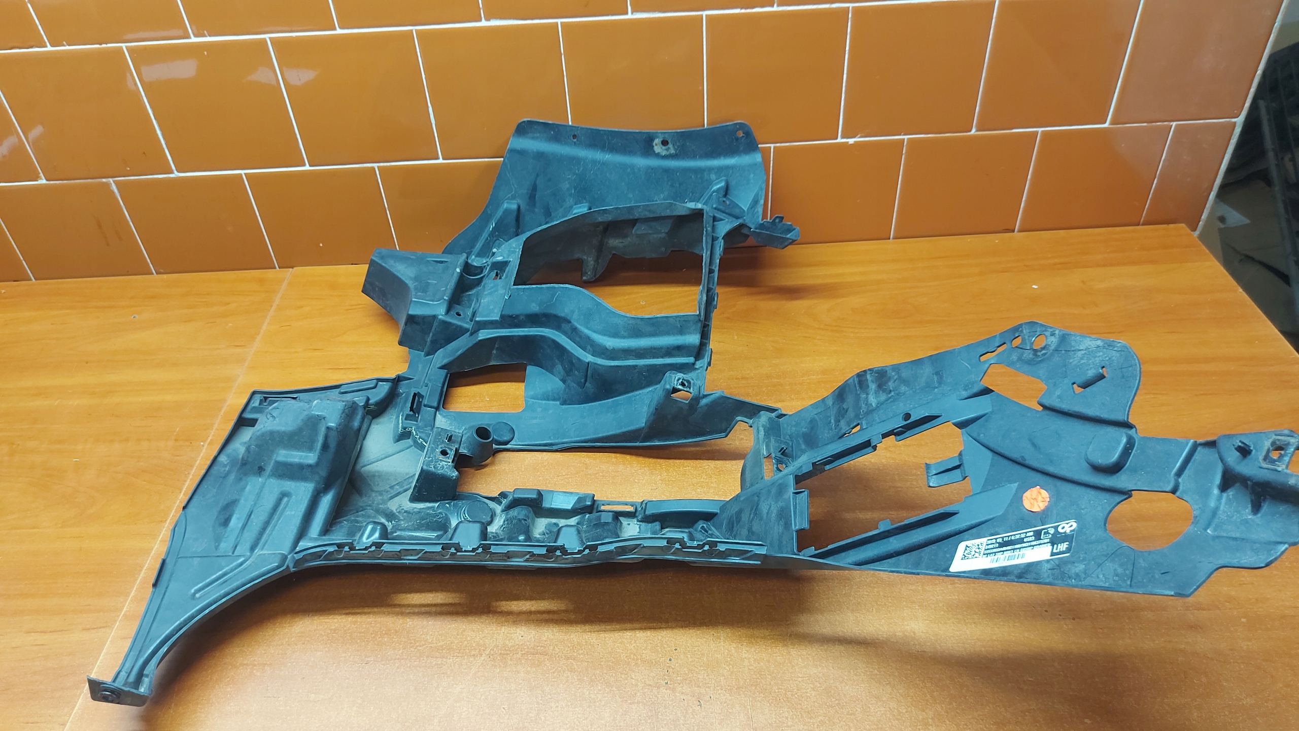 bumper bracket left front front BMW X5 G05 m-packet 18