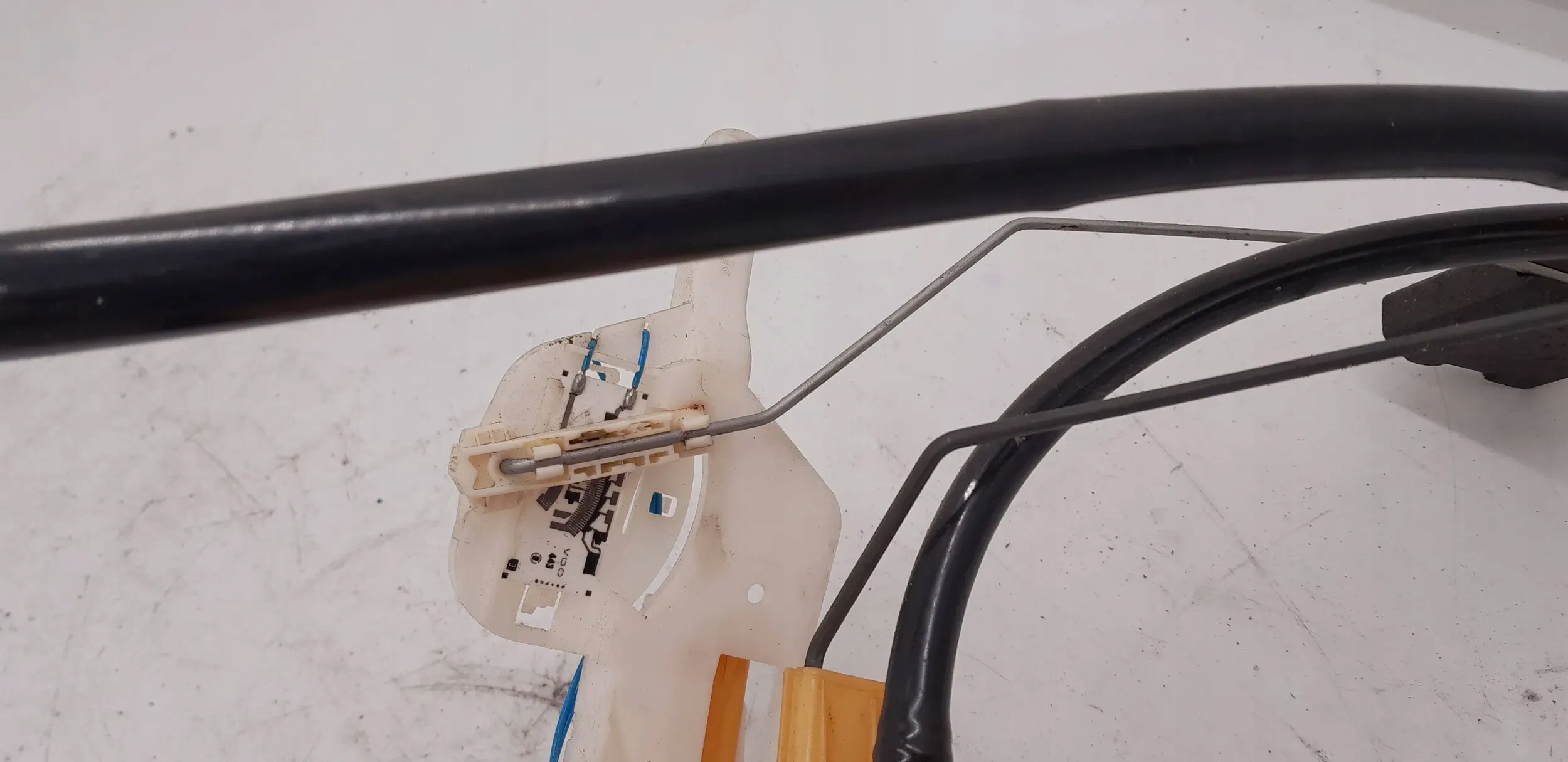 BMW 3 E46 2000 Czujniki poziomu paliwa Typ silnika Diesel