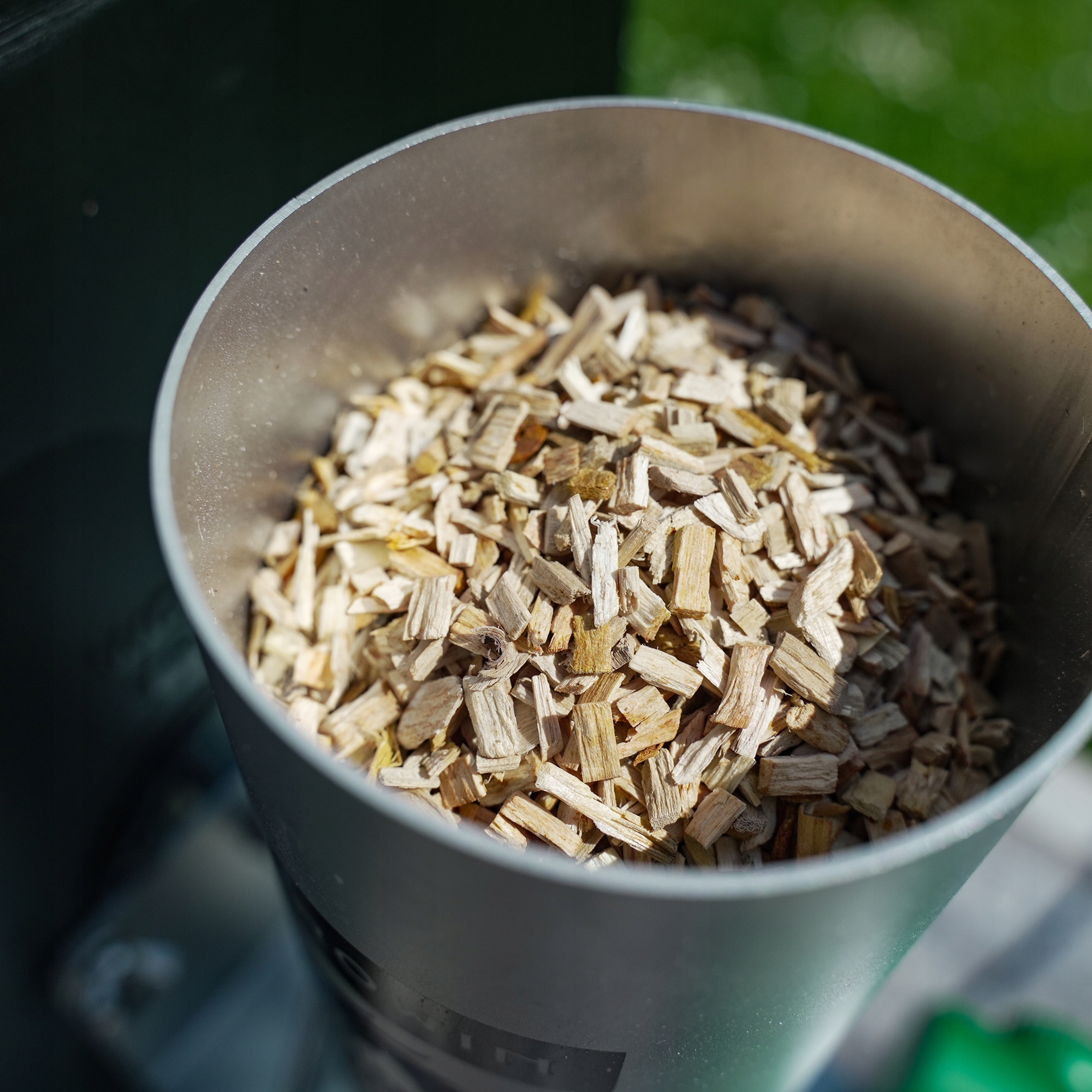 Zrębki do wędzenia / grillowania, 50% jabłoń + 50% buk, 450 g, kl. 8 Producent Browin