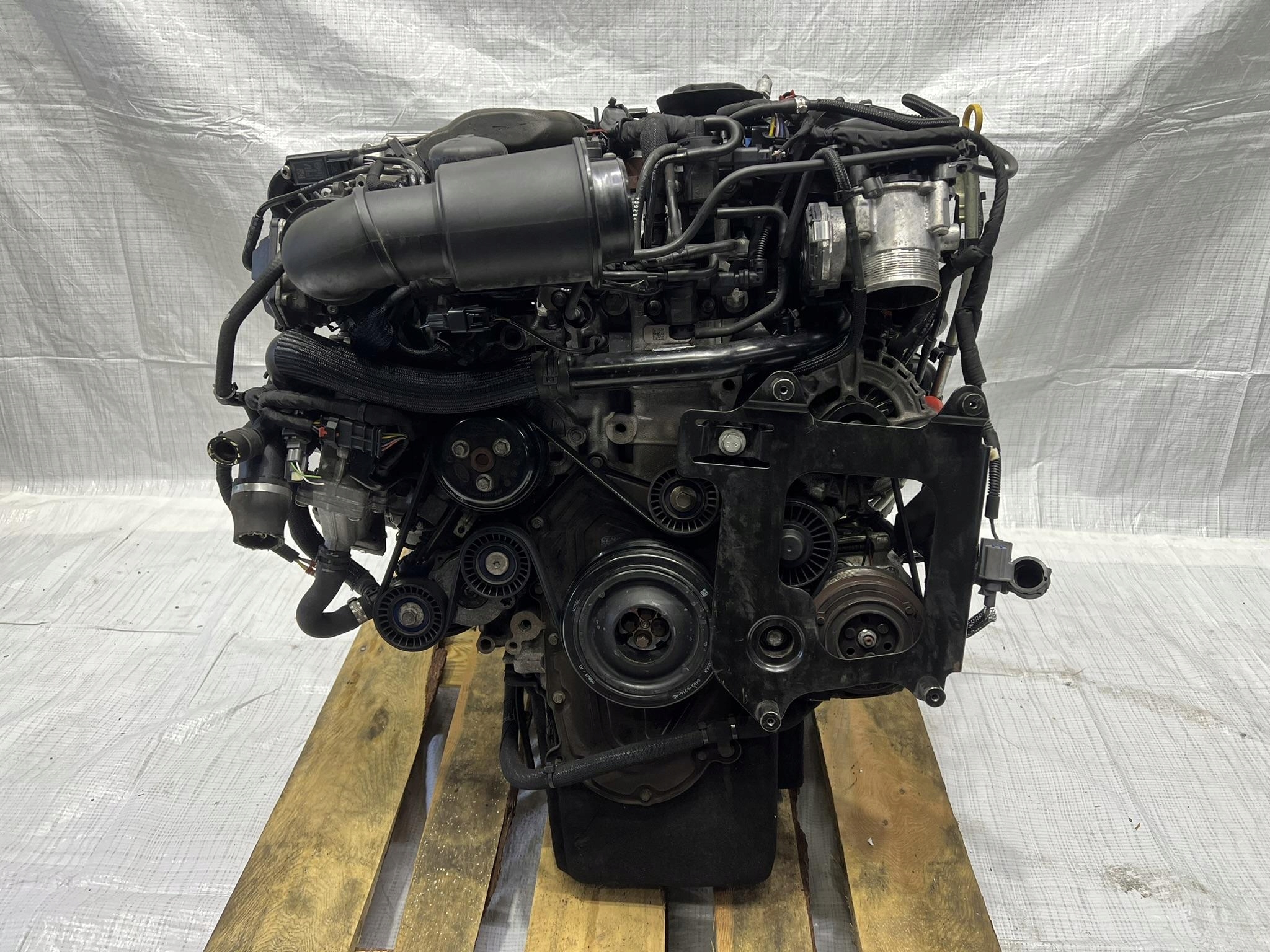 SILNIK KOMPLETNY RANGE ROVER VELAR 204DTA Producent części Land Rover OE