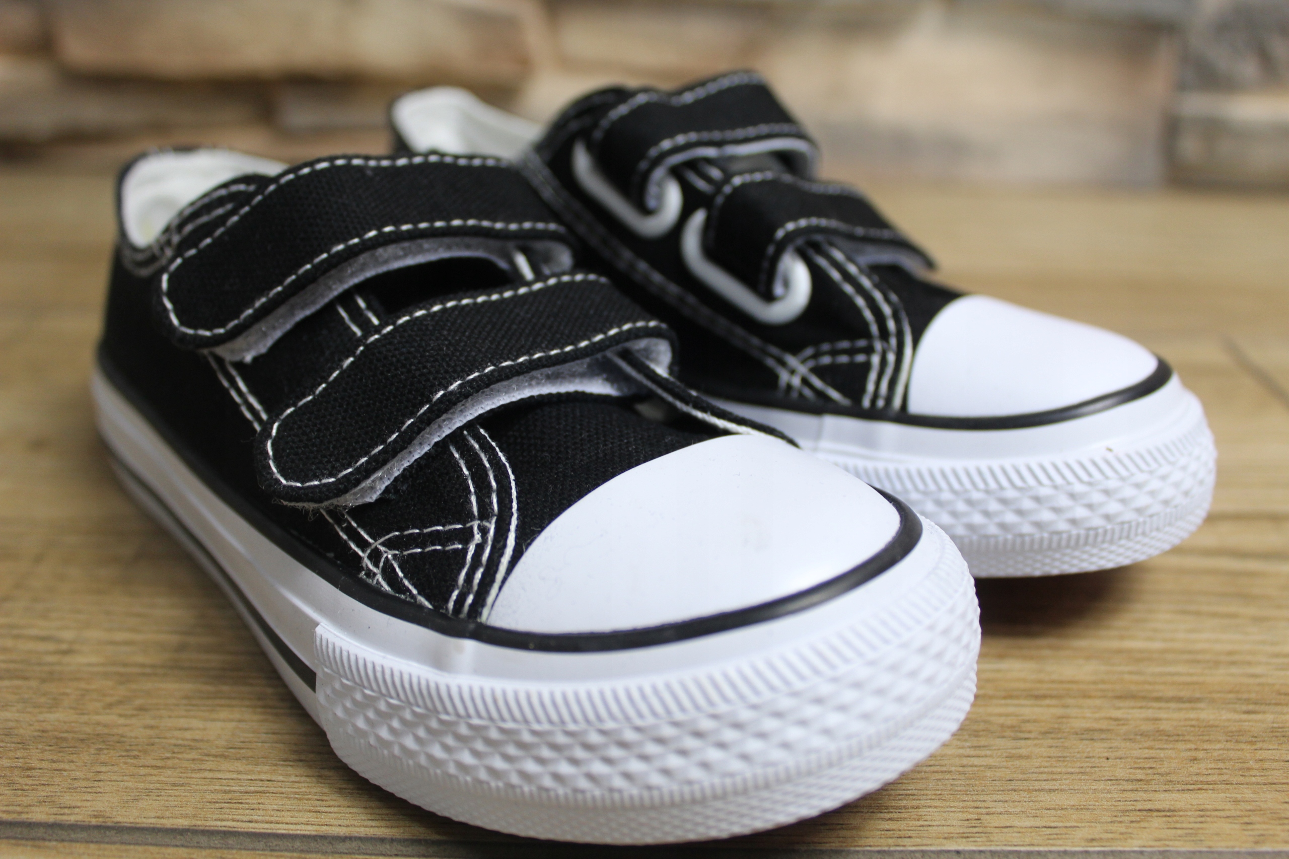 BUTY TRAMPKI SPORTOWE CZARNE ROZ.25 Materiał tkanina