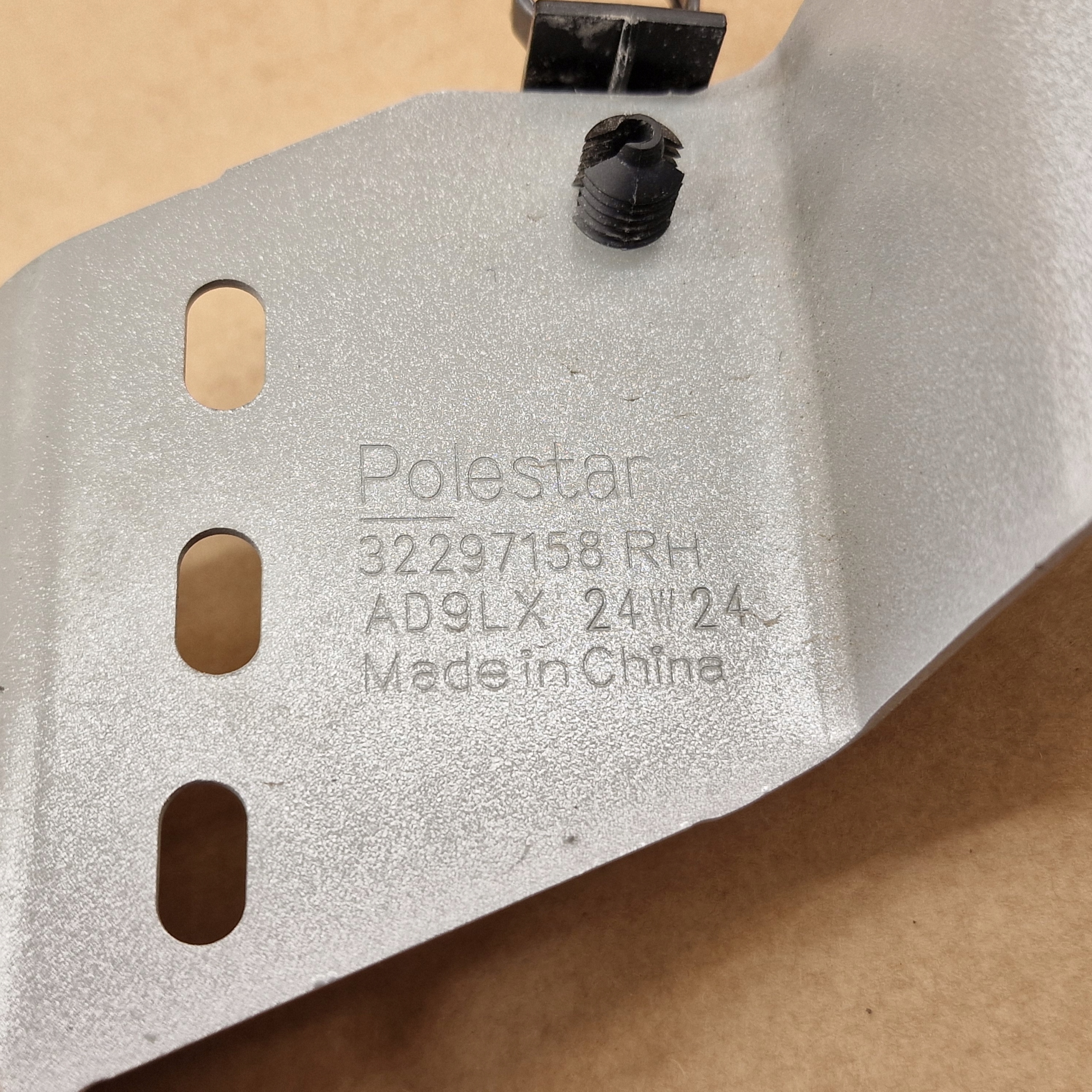 Droite Console Support plaque Aile POLESTAR 3