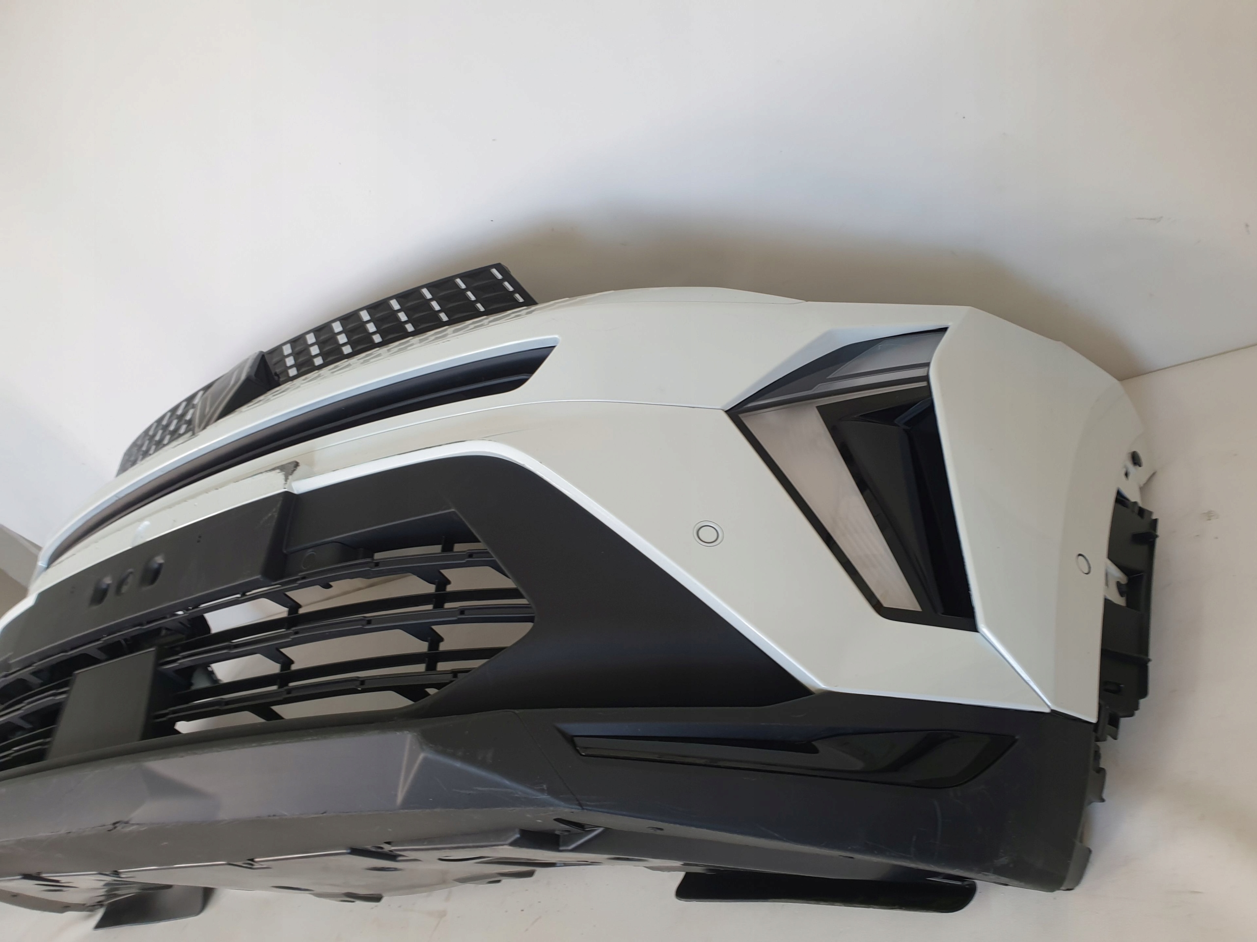 RENAULT CAPTUR II LIFT 24-> bumper front front PDC LED RADAR cover