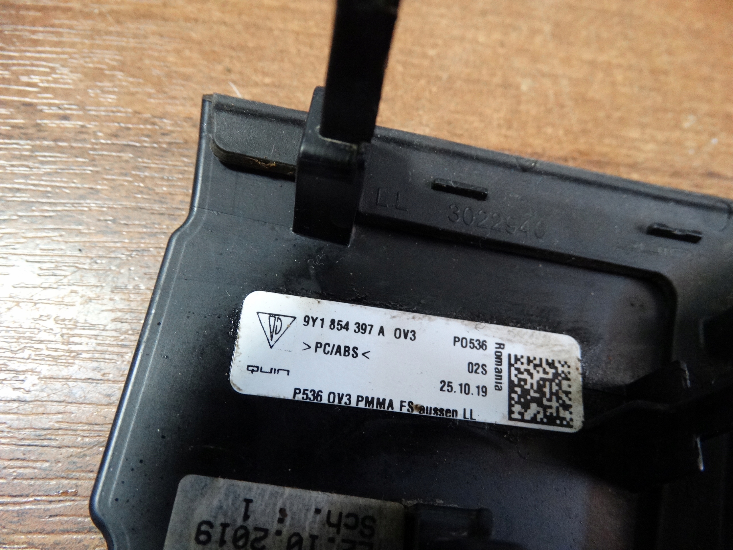 LISTWY DECORY KONSOLI PORSCHE CAYENNE 9Y 1 Typ samochodu Samochody osobowe