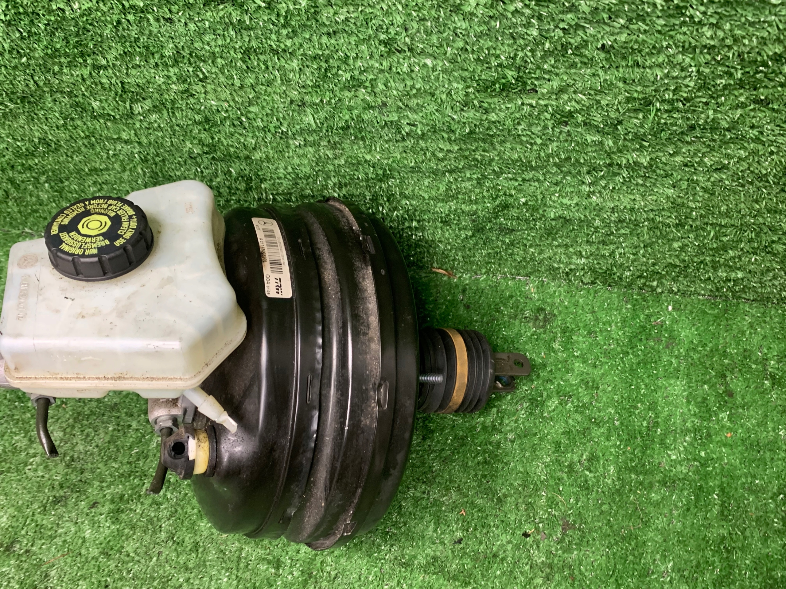 servo brake Mercedes-Benz E W211 A2114300330L