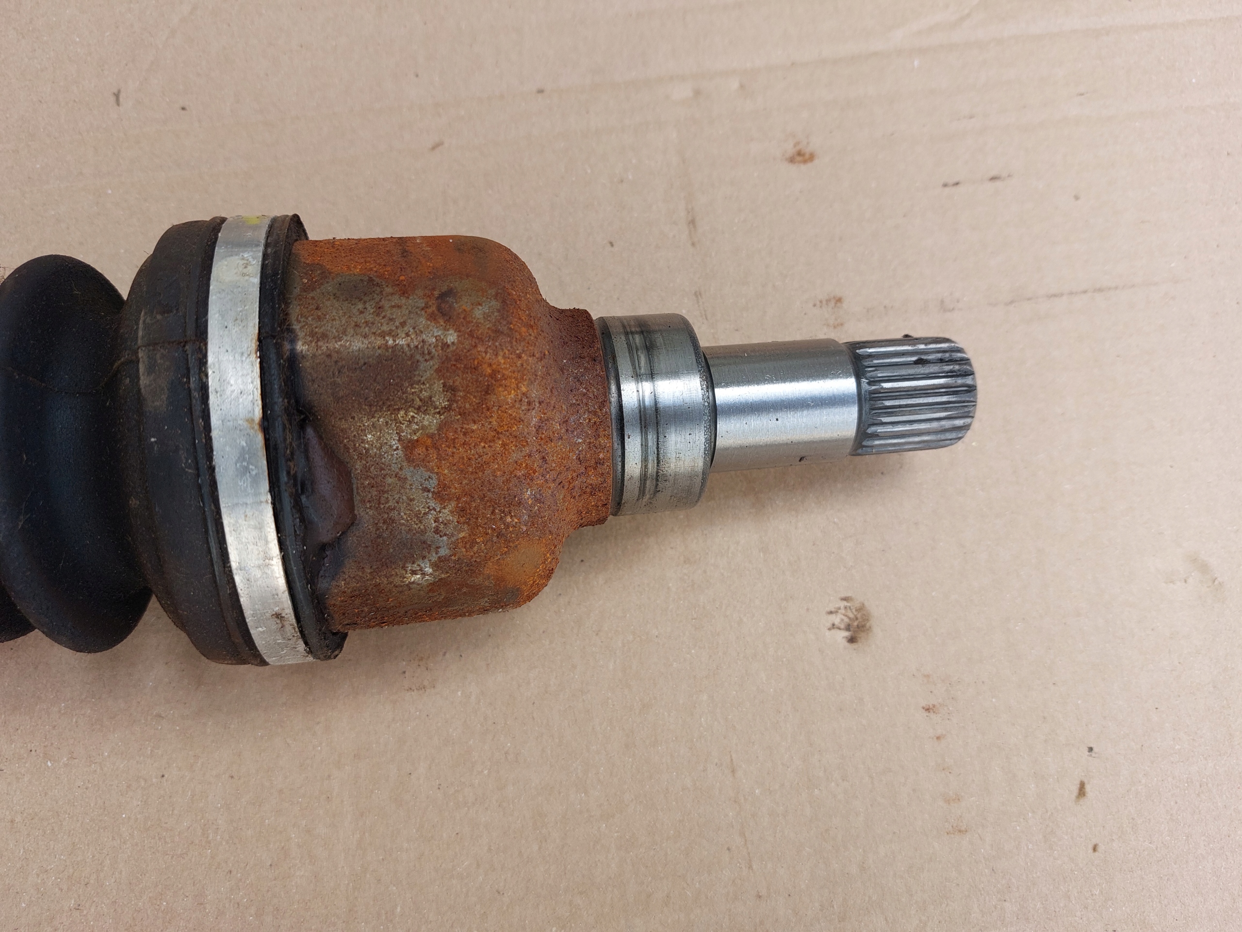 semi-axis left PEUGEOT 208 and 19r 1.2 THP new