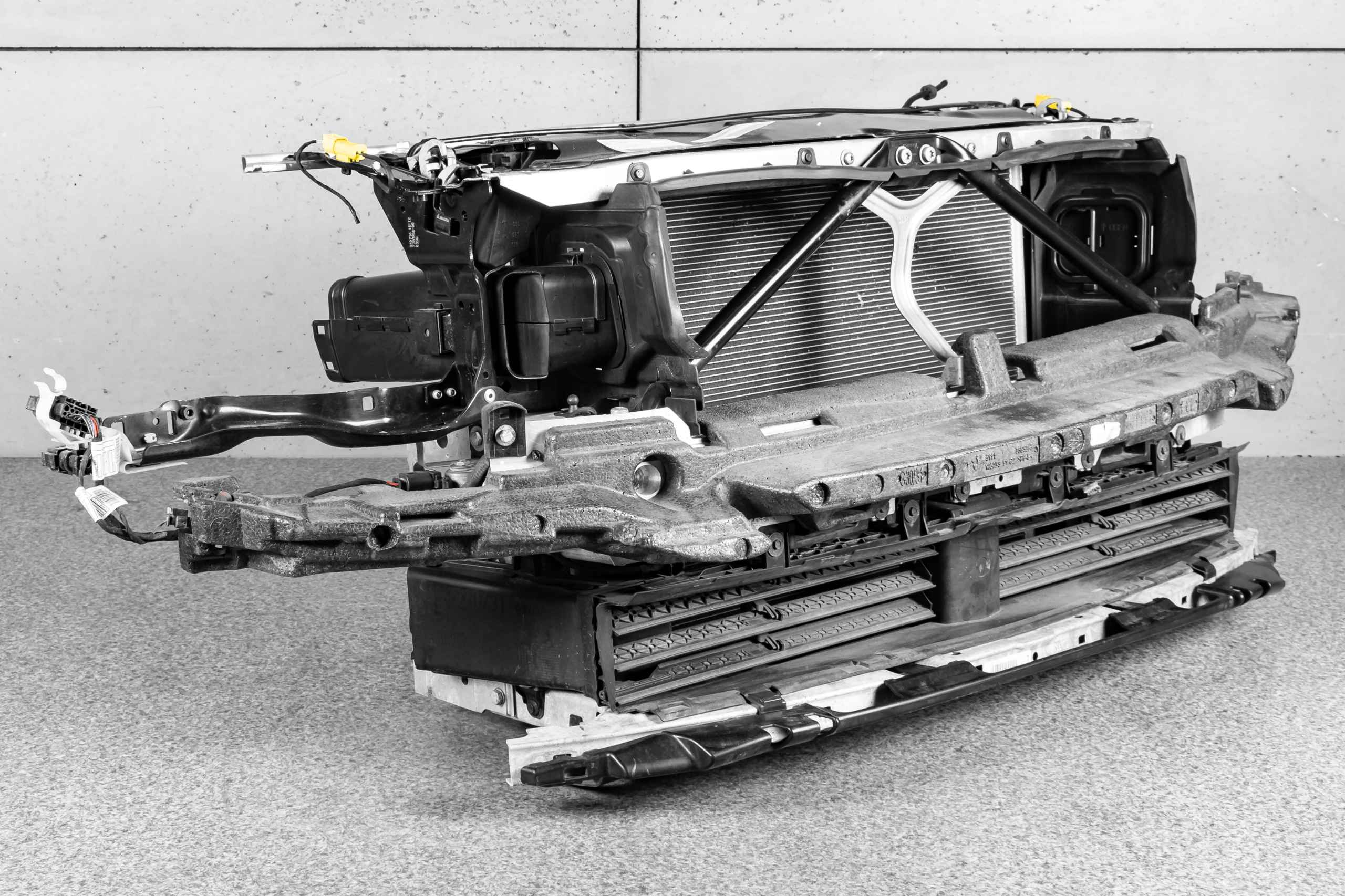 BMW 5 G30 G31 WZMOCNIENIE CZOŁOWE PAS PRZEDNI CHŁODNICE BENZYNA DEMONTAŻ Typ samochodu Samochody osobowe