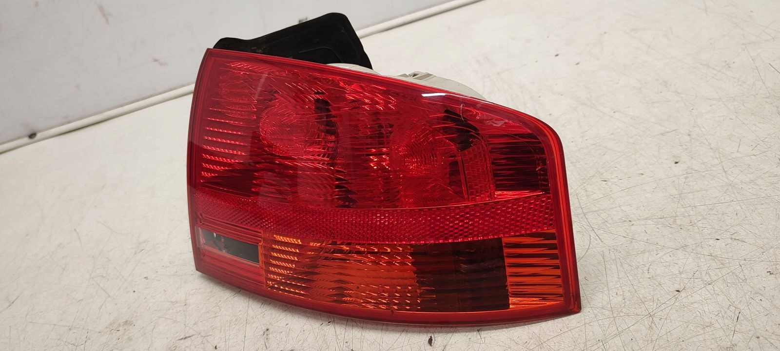 light rear part rear right w fender Audi A4 B7 1,8TB