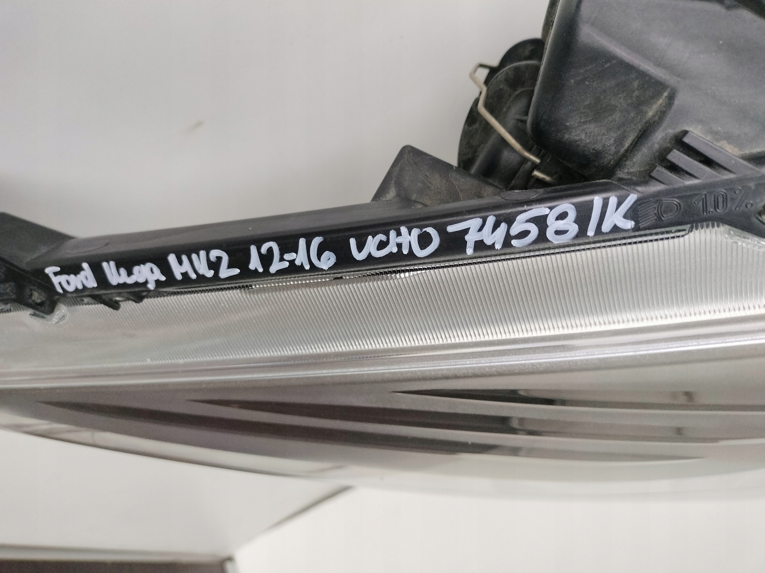 light right REFLEKTOR FORD KUGA MK2 12-16