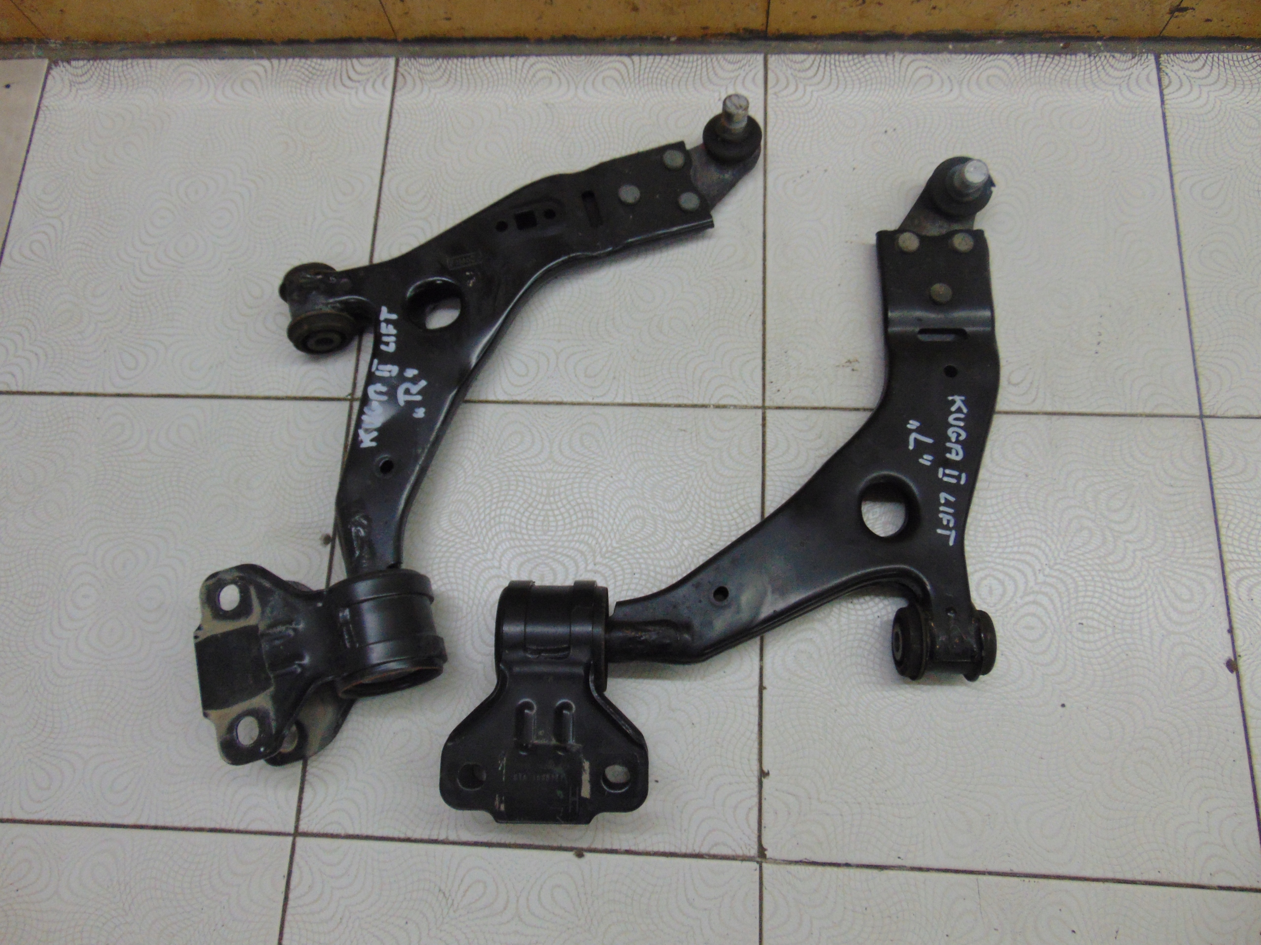 QUERLENKER LINKS RECHTS FORD KUGA MK2
