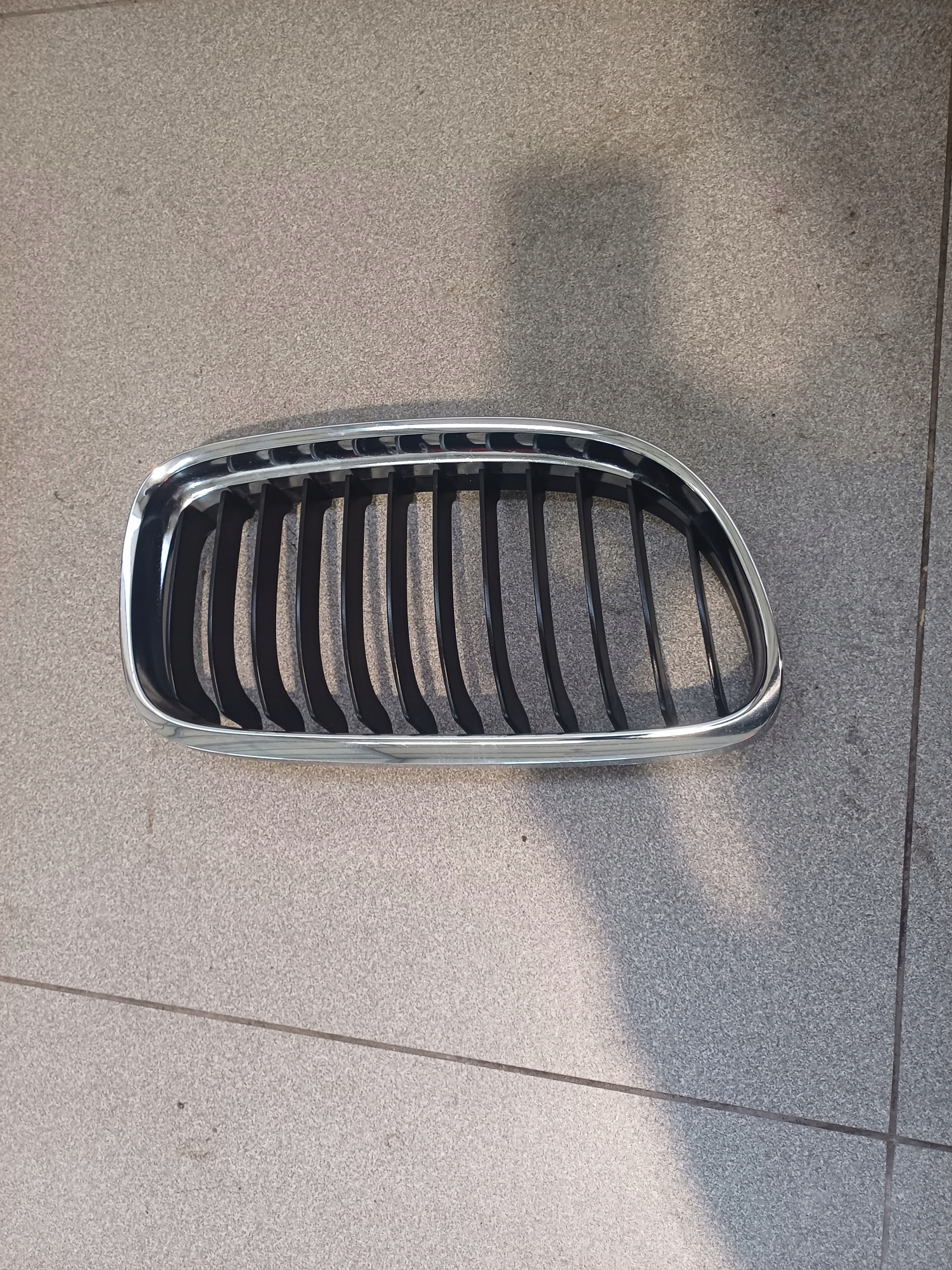 kidney grille grill right front front BMW E90 E91 LIFT 7201968