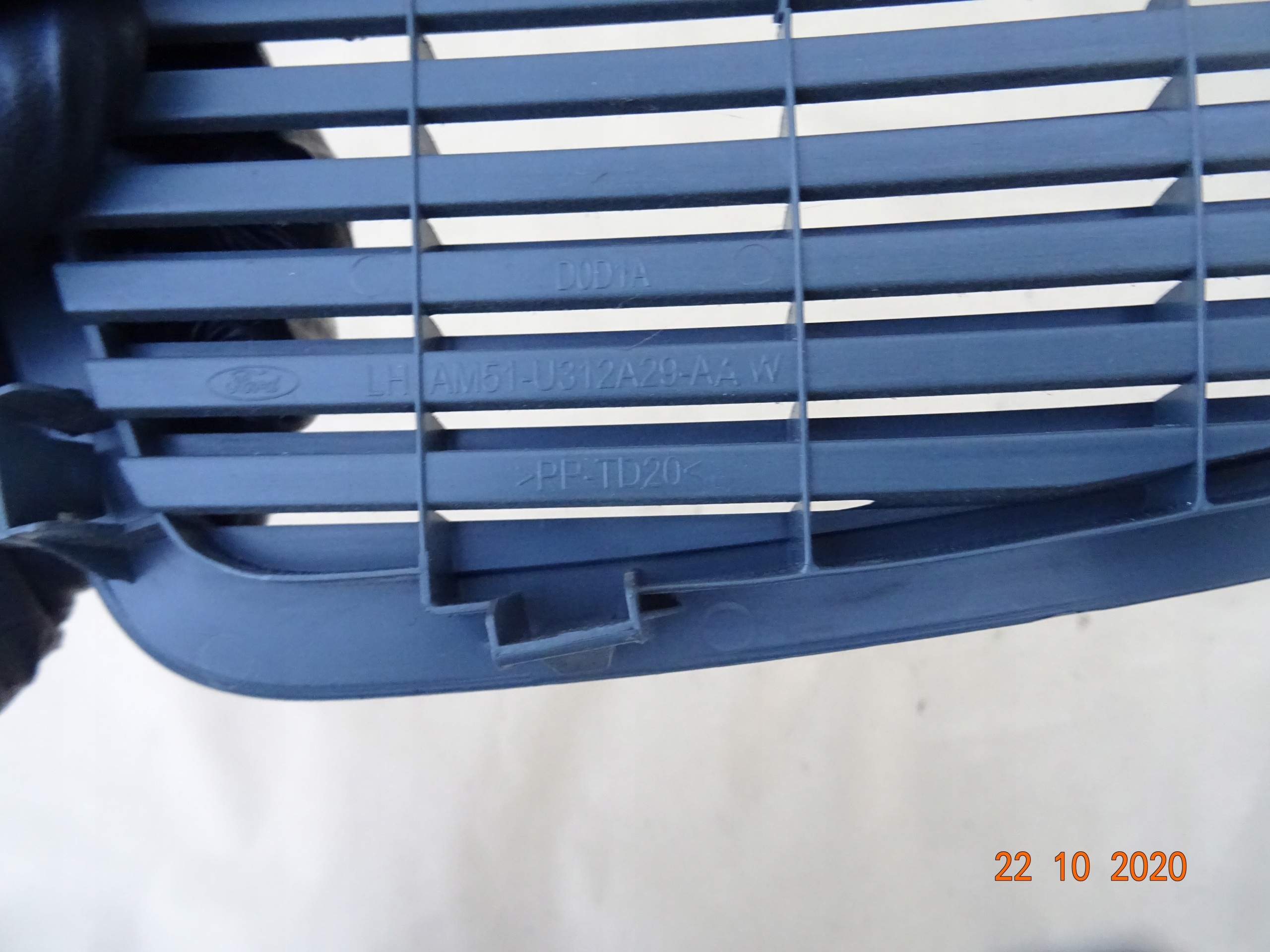 ZAŚLEPKA KRATKA FORD C-MAX MK2 AM51-U312A29-AA Producent części Ford OE