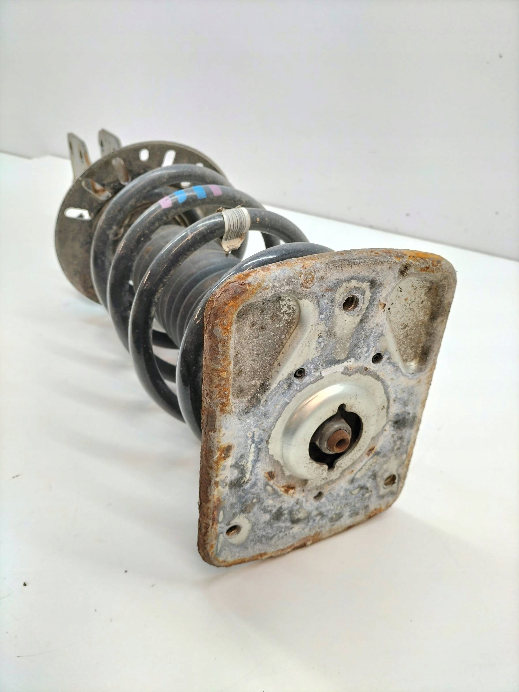 shock absorber left front 2.0 HDI Toyota ProAce II (2016- )