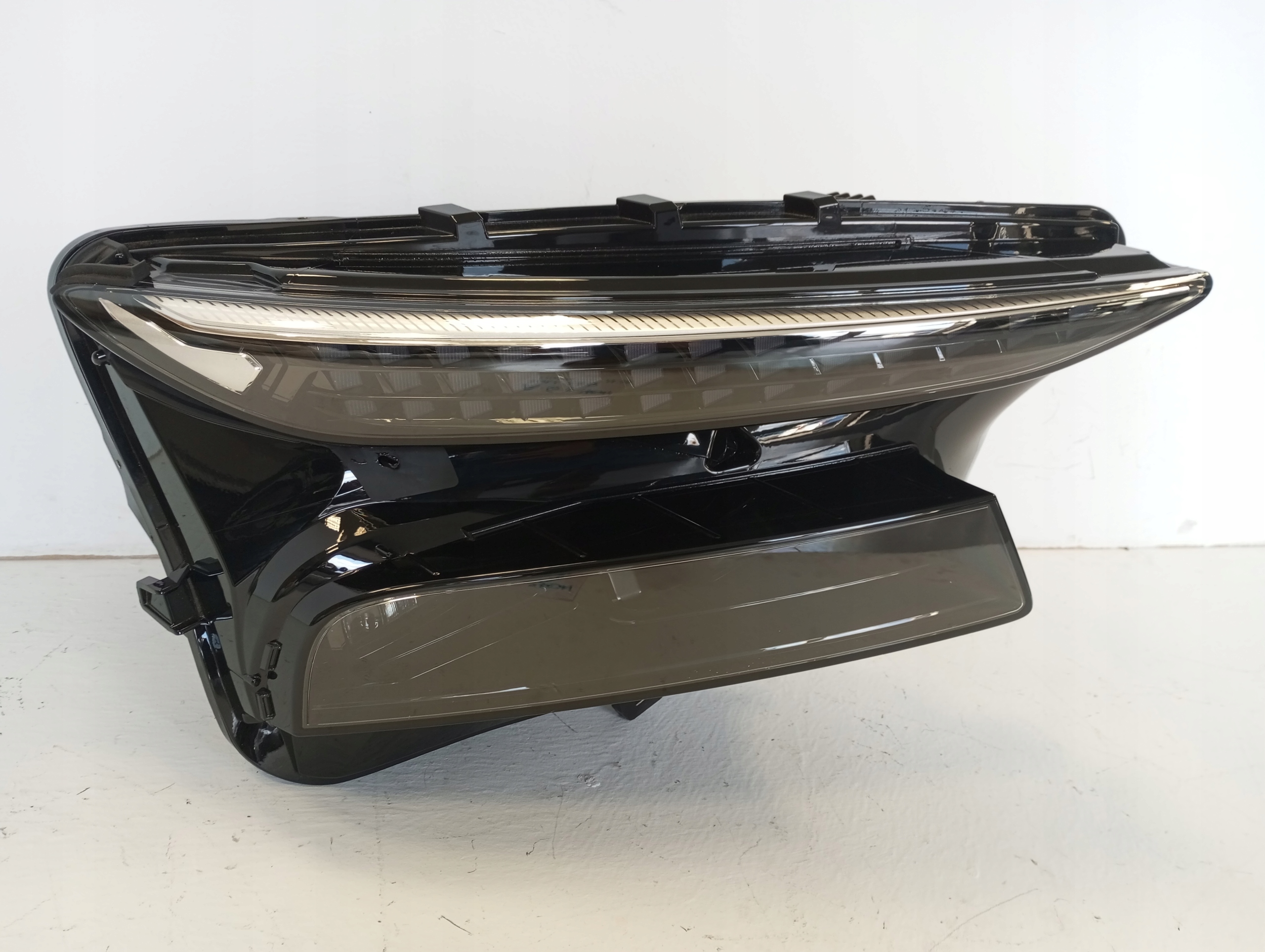 light right front front FULL LED AUDI A6 E-TRON 85E941040AB