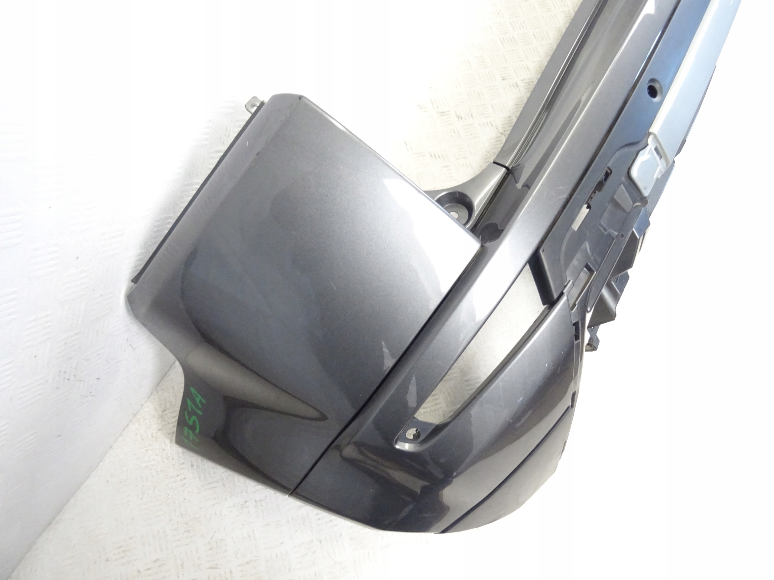 Range Rover EVOQUE and bumper rear part rear