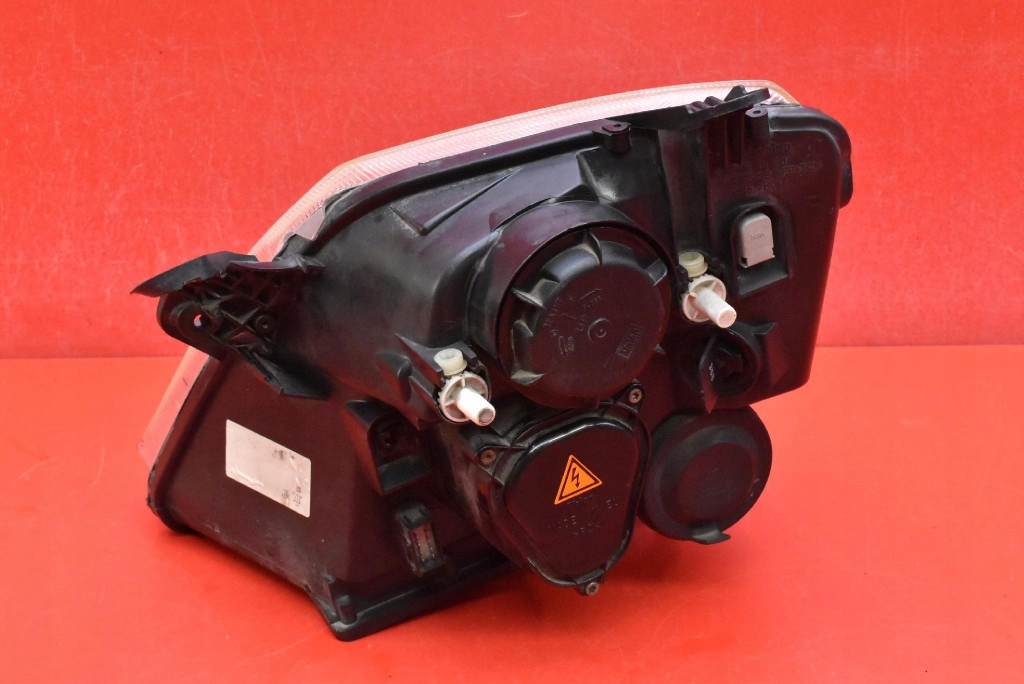 REFLEKTOR right light front XENON EU OPEL MERIVA A 02-06