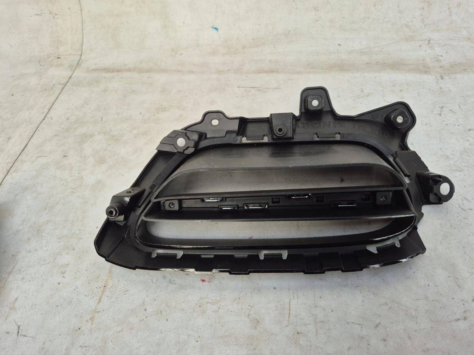 KIA CEED XCEED 22- LIFT grid of a bumper left front front 86563-J7PA0