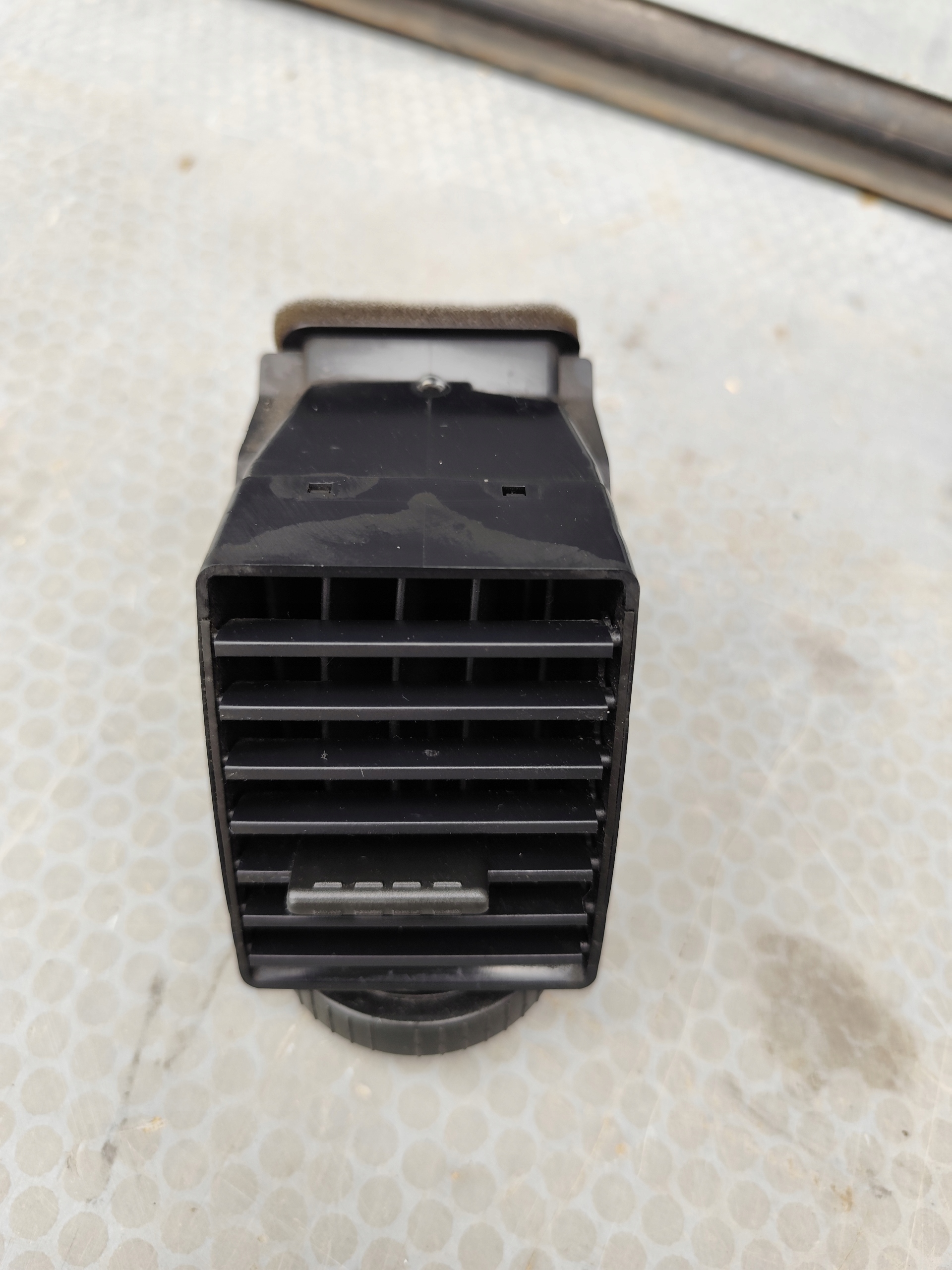 VW T5 grid air conditioning devices central PRZEDLIFT left 7H0815705A
