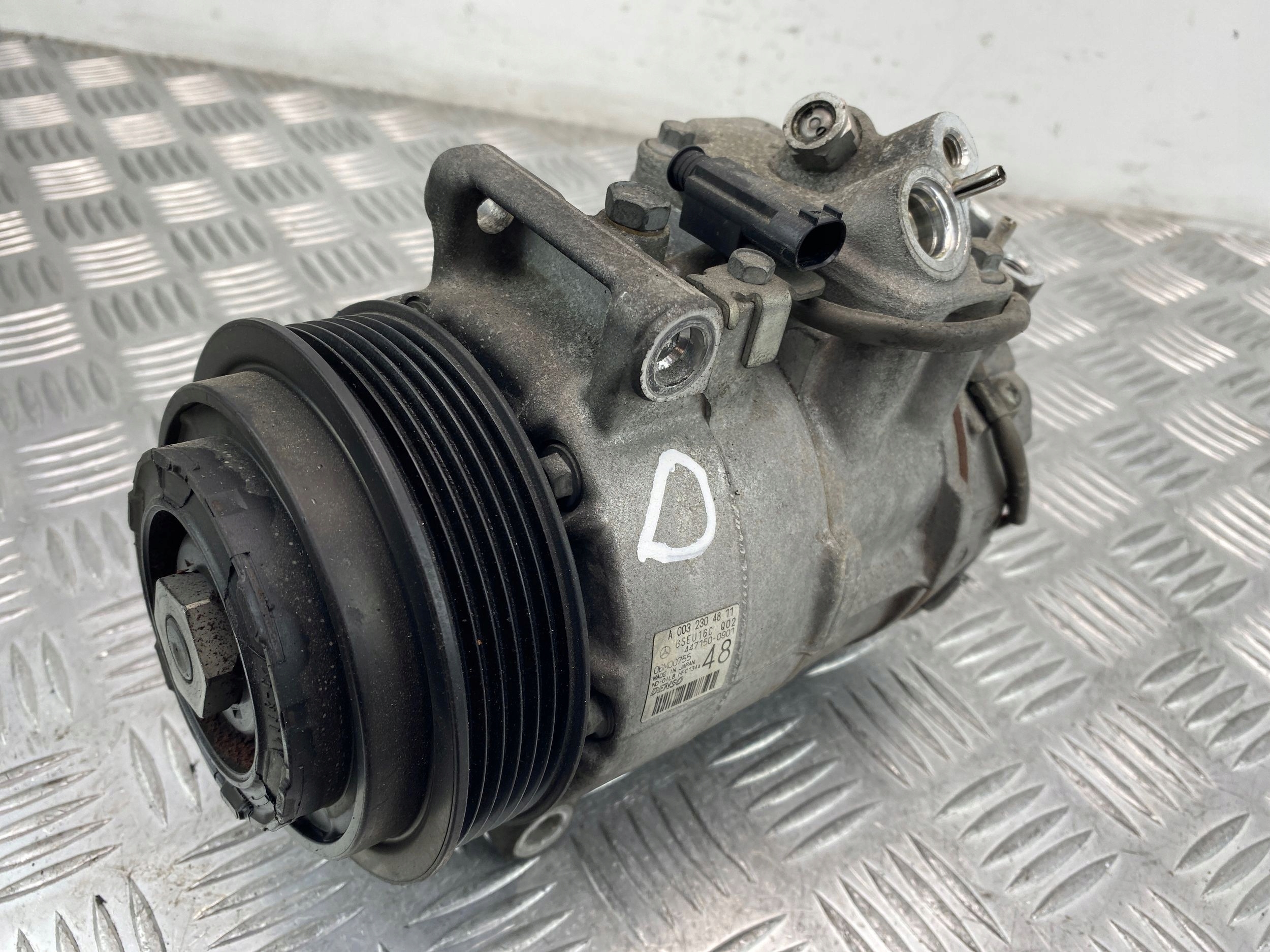 compressor compressor; of the air conditioning MERCEDES E W212 A0032304811