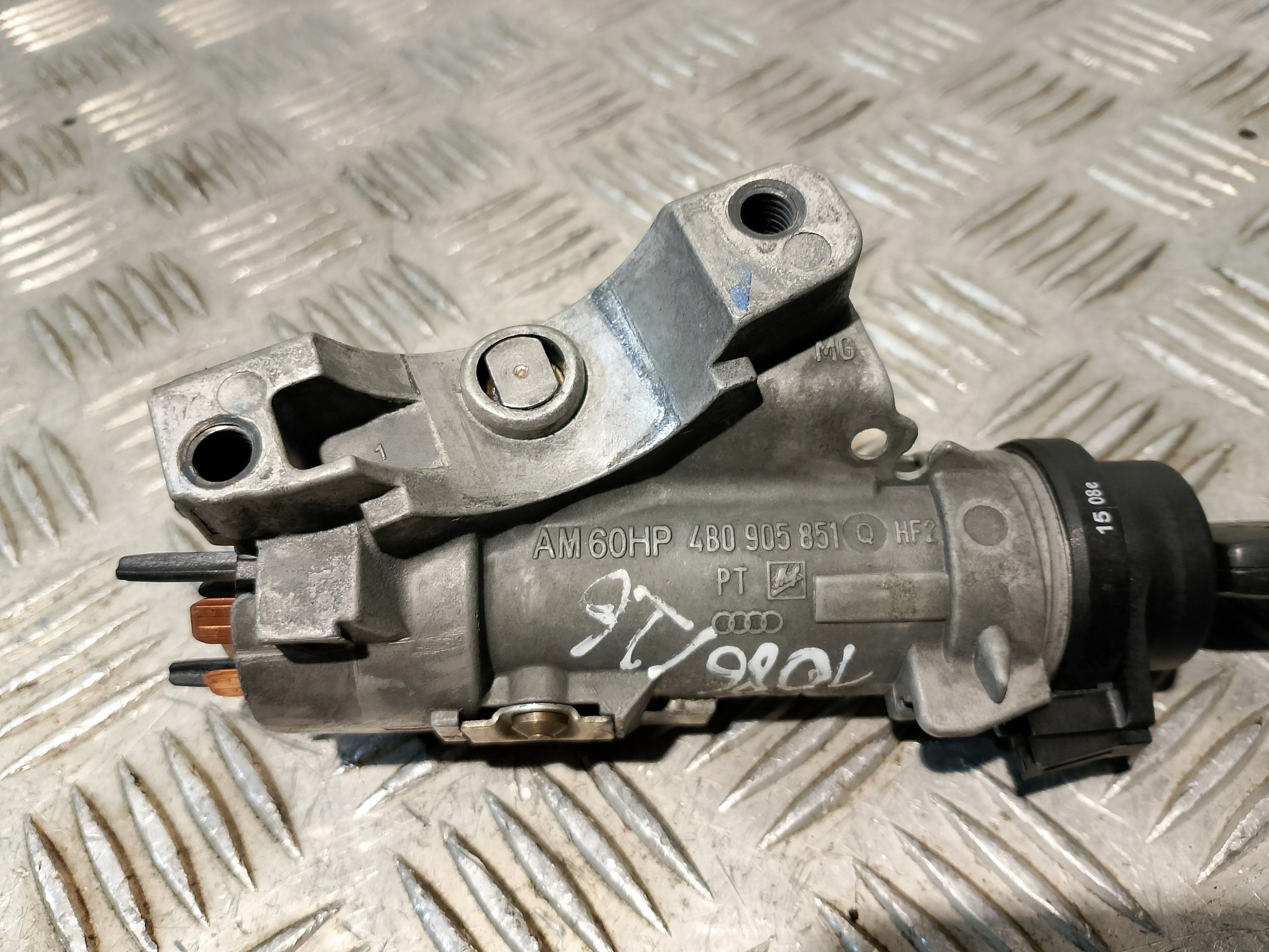 ignition + key VW POLO 9N 4B0905851