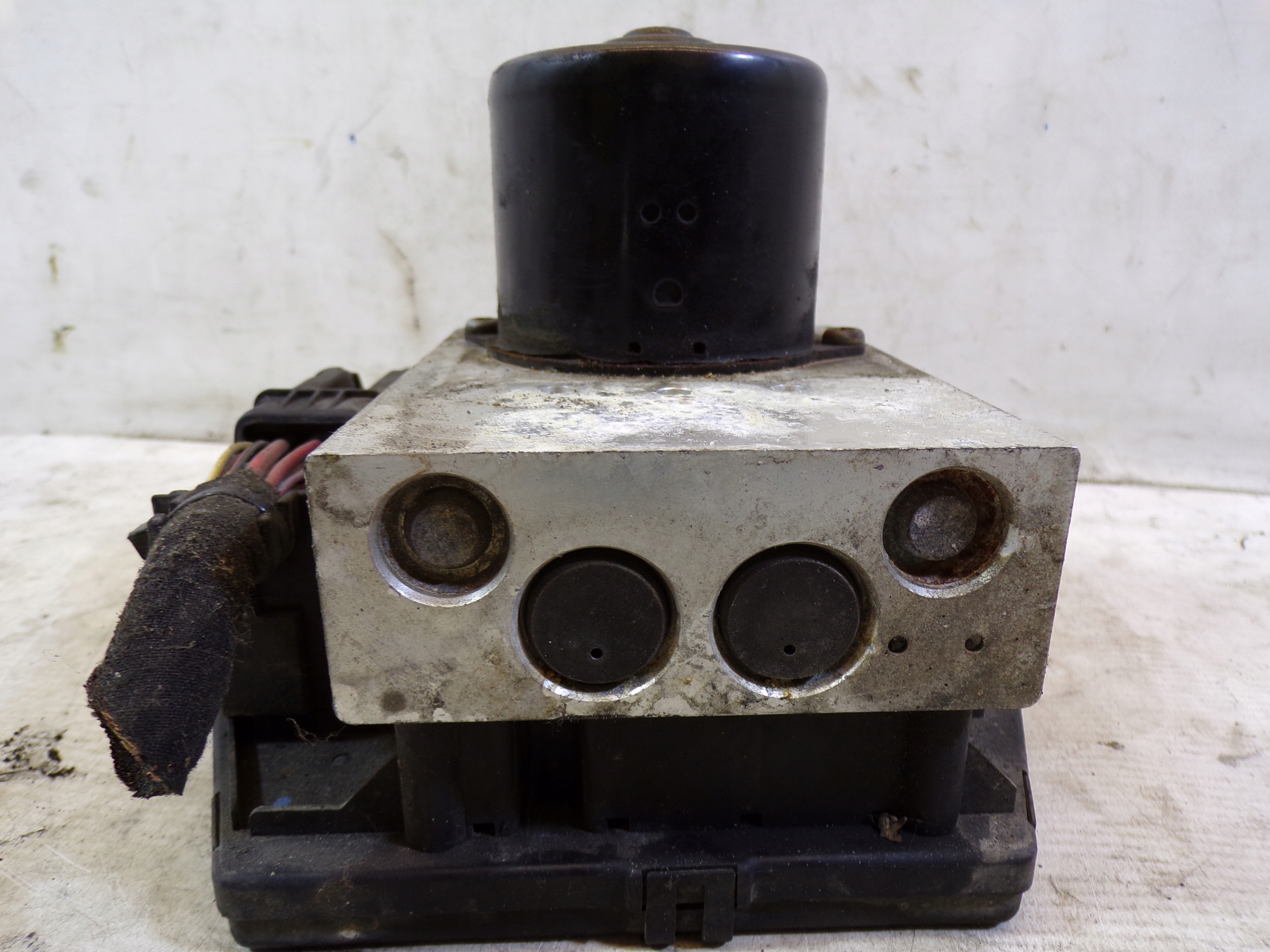 Pompa ABS MERCEDES W203 A2035451632 (5)