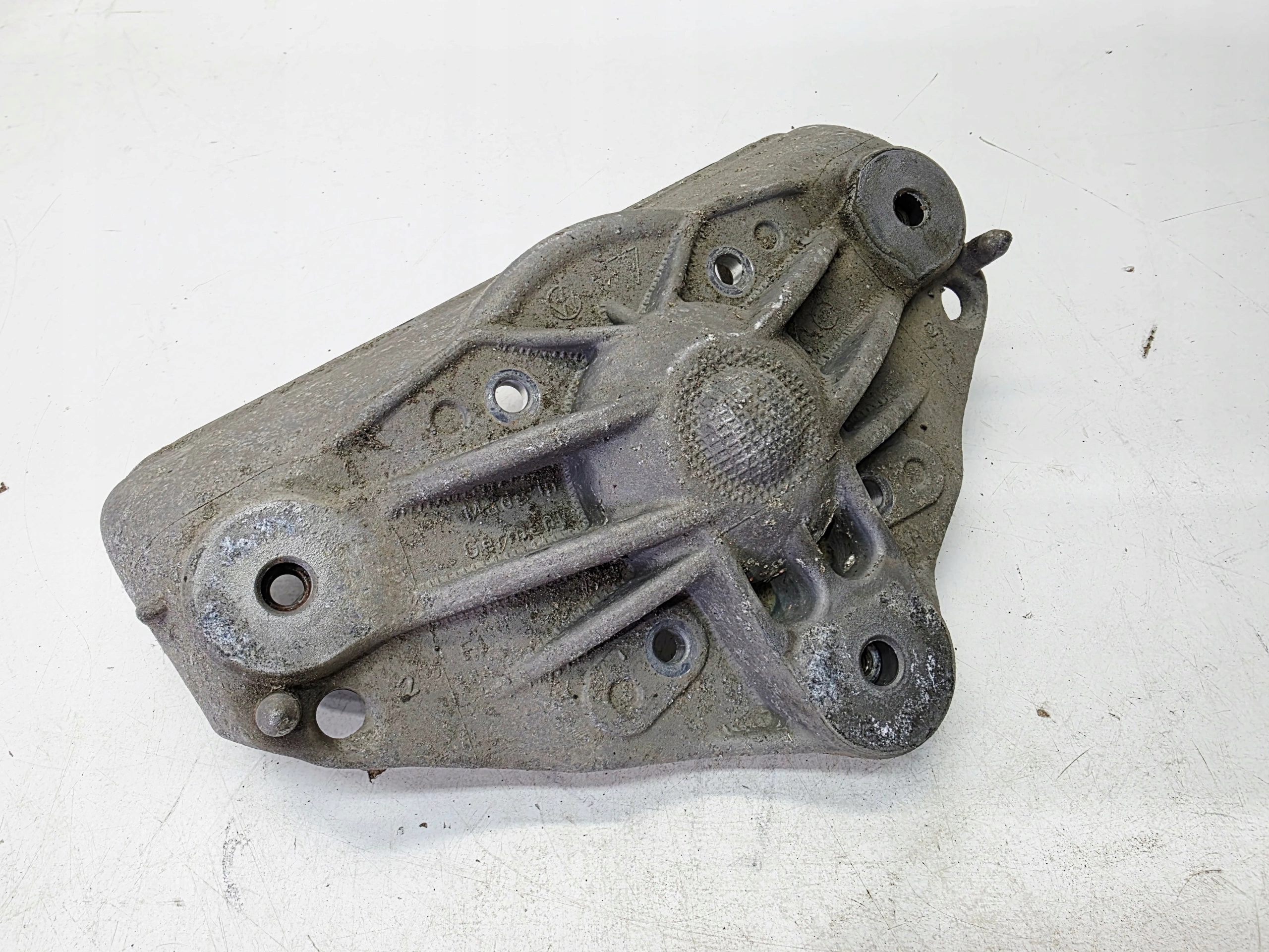 Halter oben des Stoßdämpfers links oder rechts AUDI Q7 4L 7L0412391E