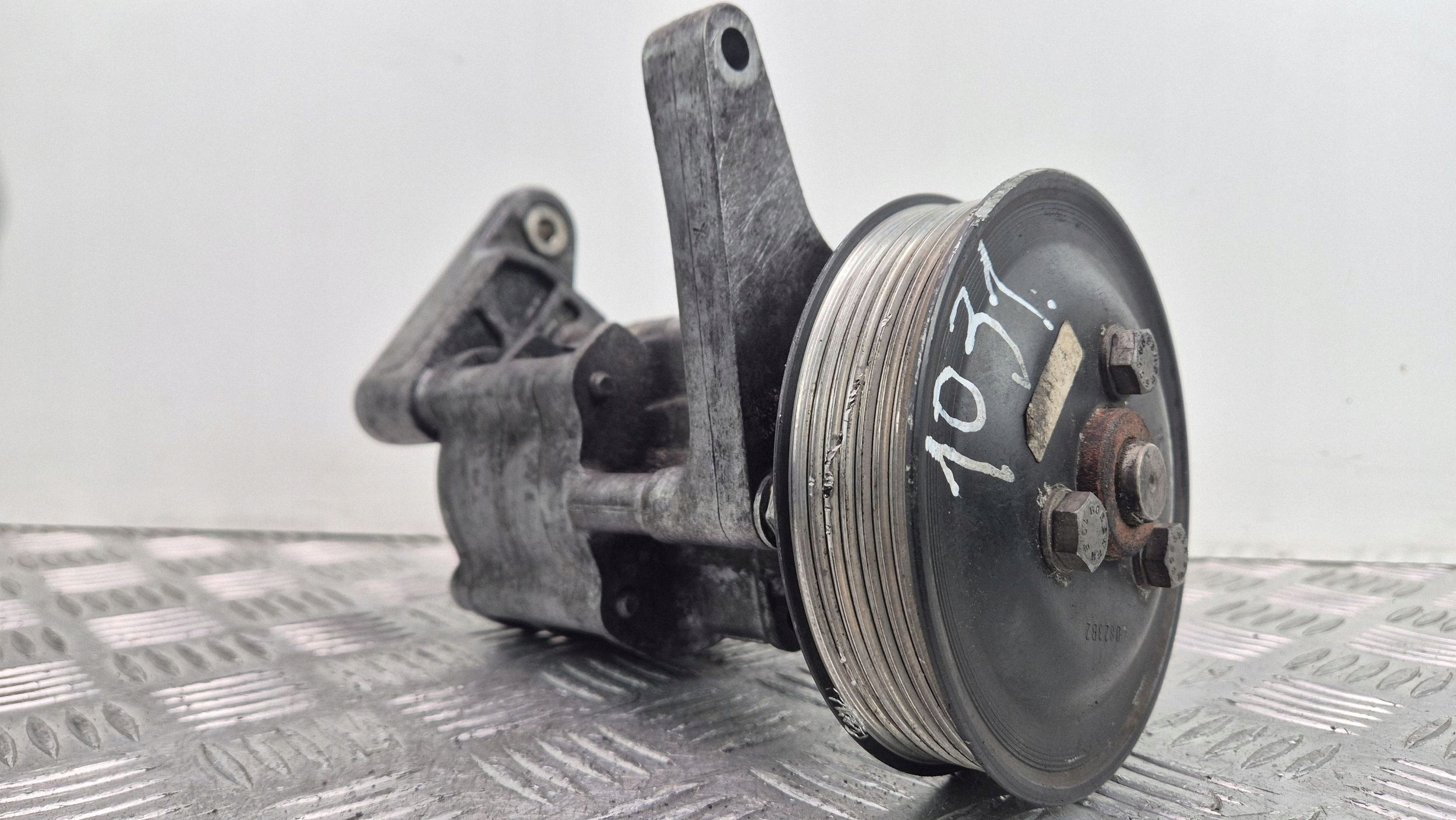 BMW X5 E70 30d servo pump 679646303 N57D30A