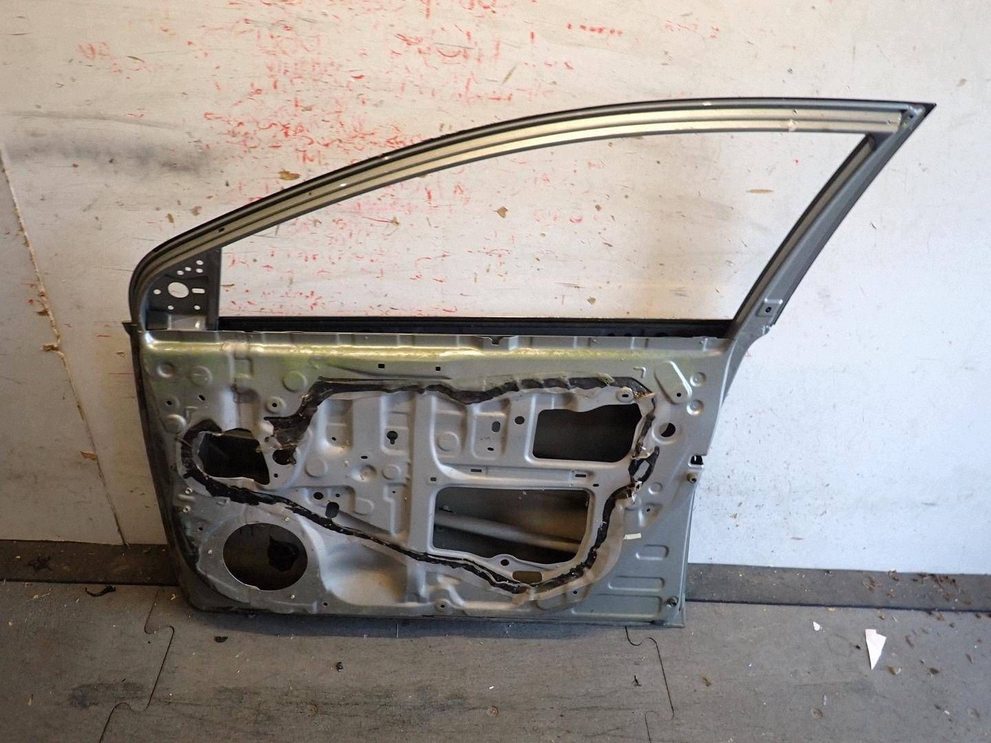 door front front right TOYOTA AURIS II 2012