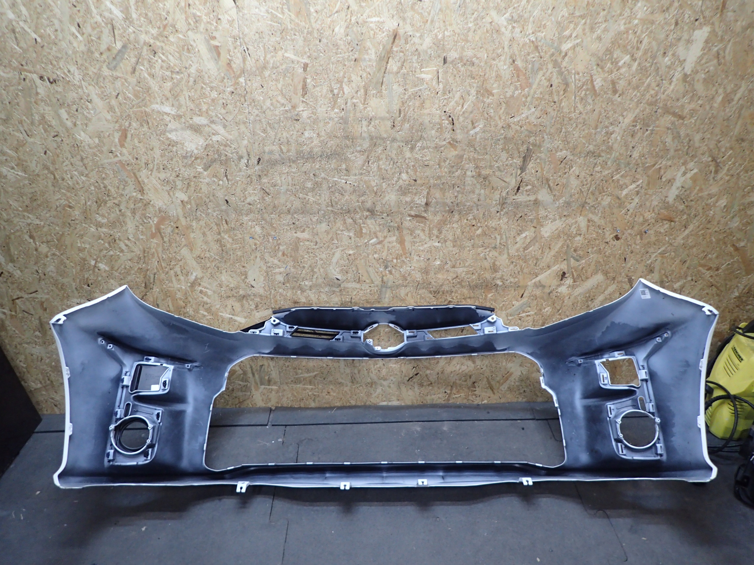 bumper front TOYOTA YARIS IV 4 GR