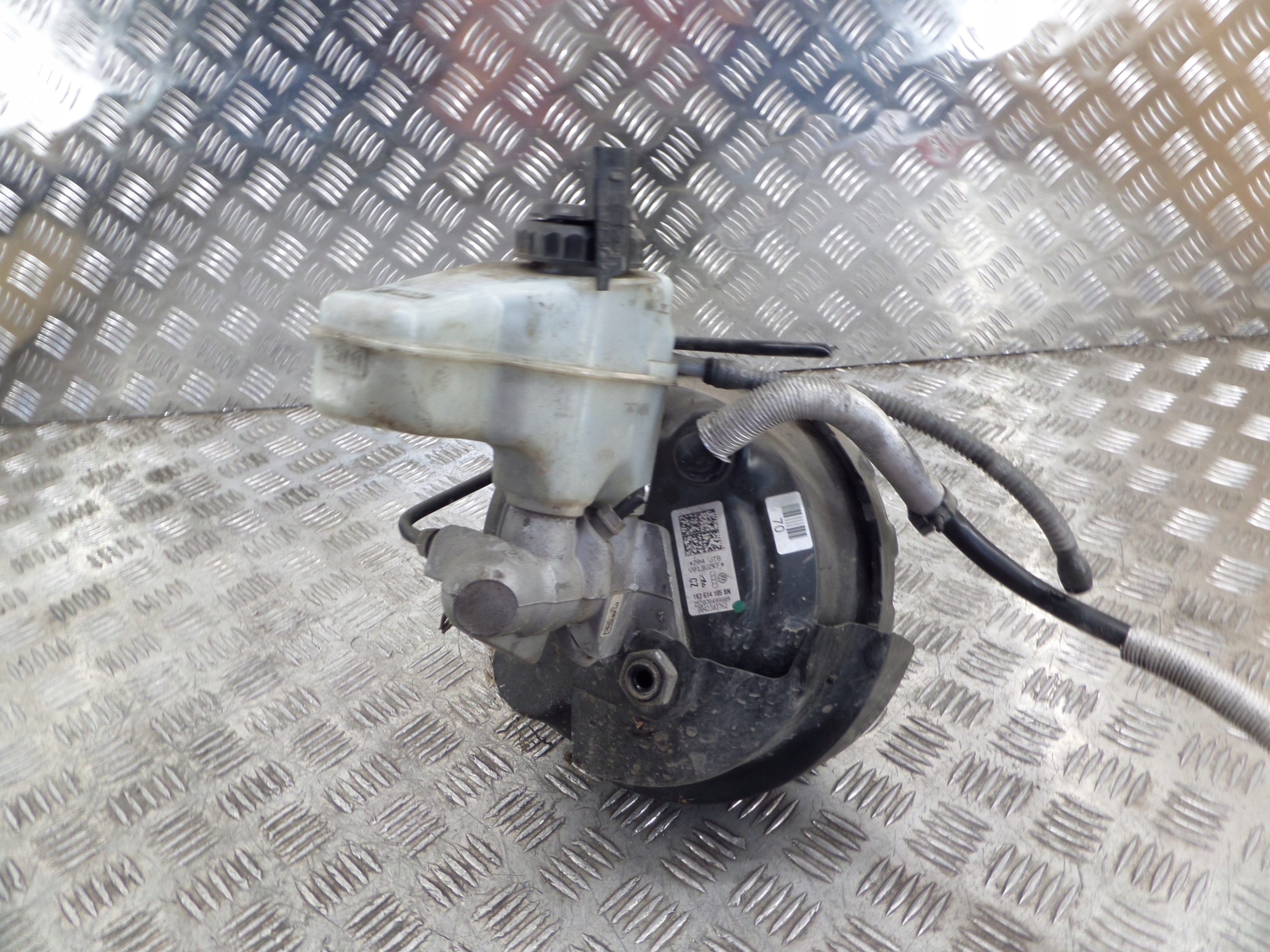VOLKSWAGEN Skoda OE 1K2614105BN servo