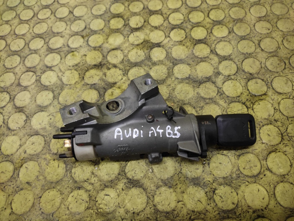 AUDI A4 B5 zapalování klíček 4D0905851