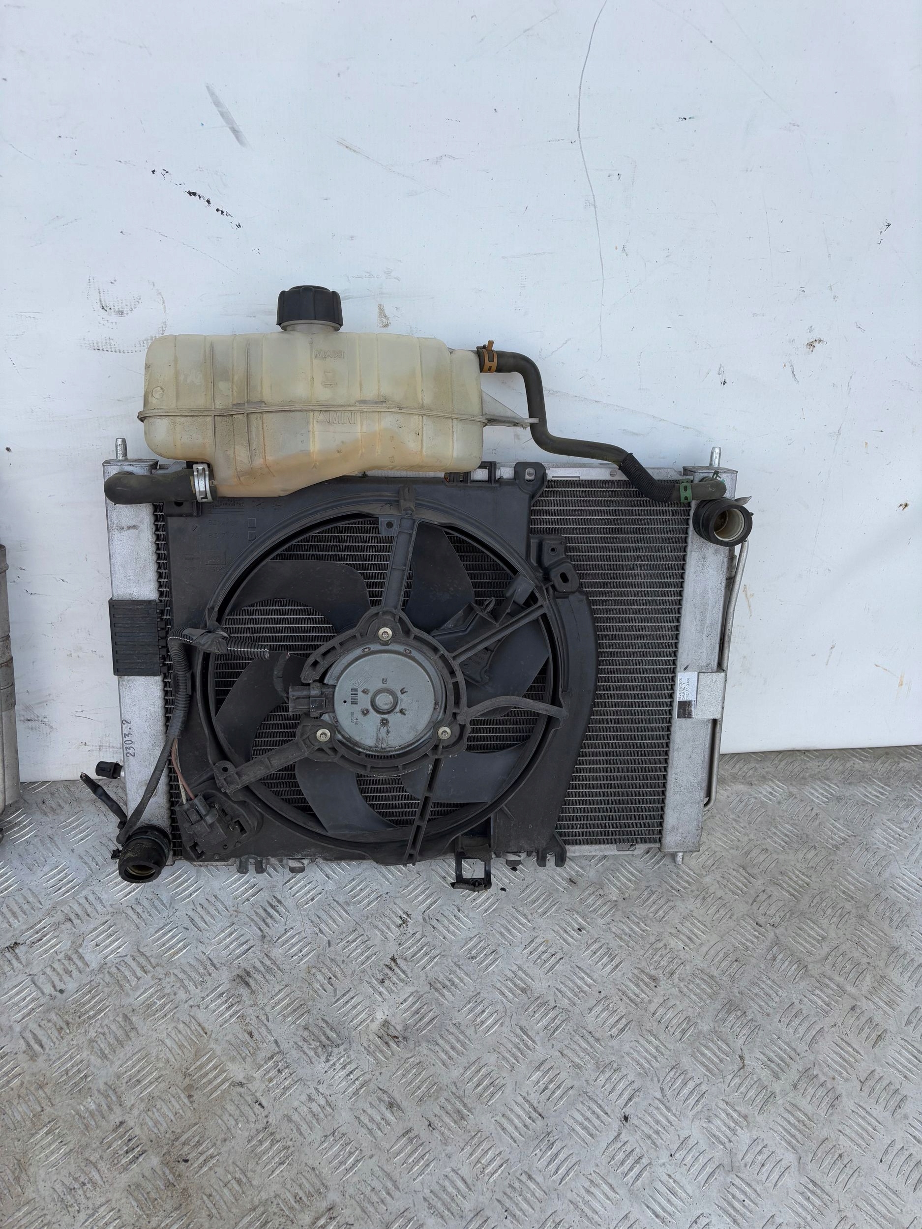 chladič chladiče ventilátor RENAULT CLIO III MODUS 1.2 1.4 1.5 DCI