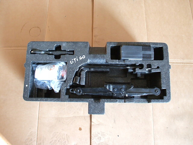 1S0012115N - CITIGO Up mii комплект для ремонту запасного колеса