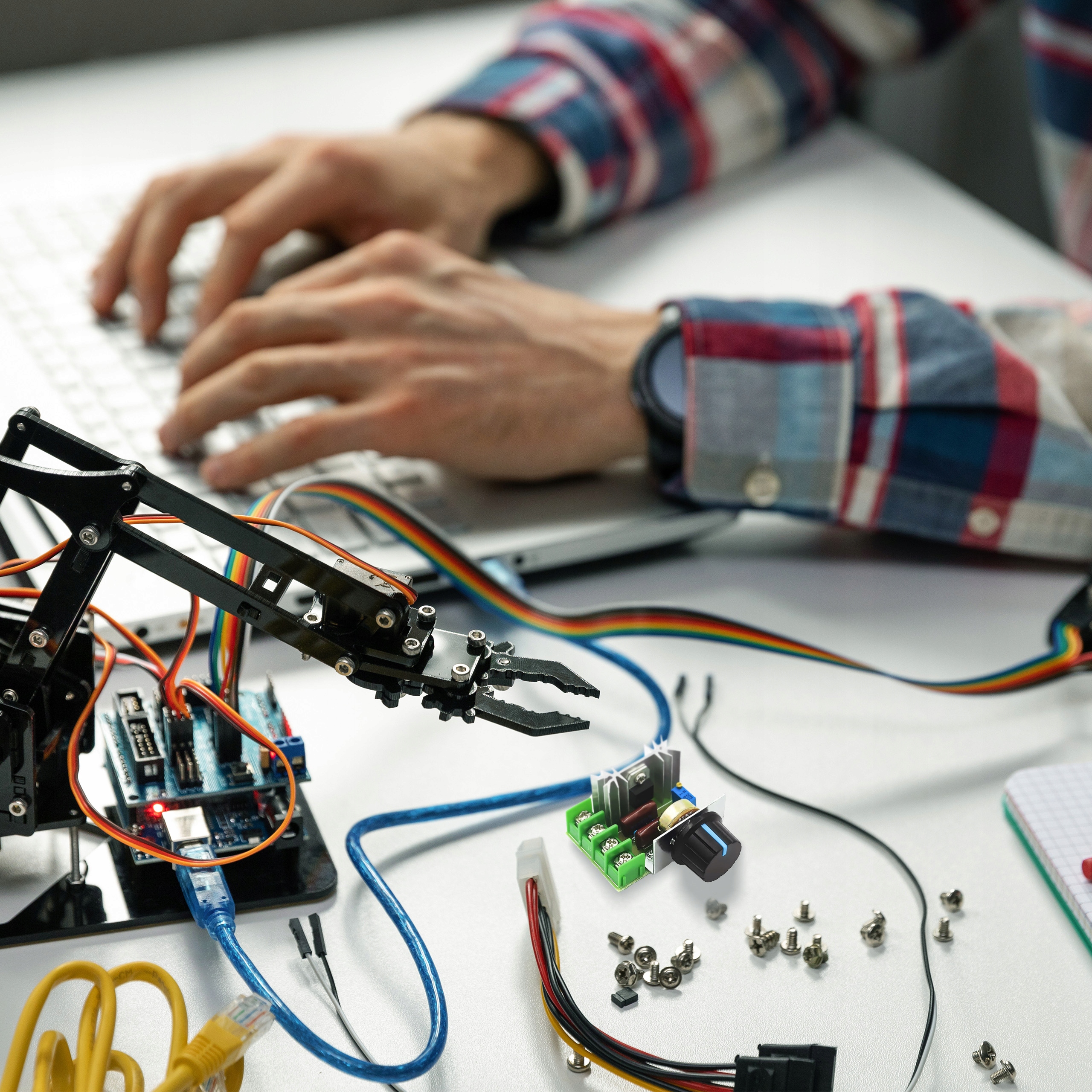 REGULATOR NAPIĘCIA MOCY SILNIKA 2000W 230V MOCNY EAN (GTIN) 5904806163837