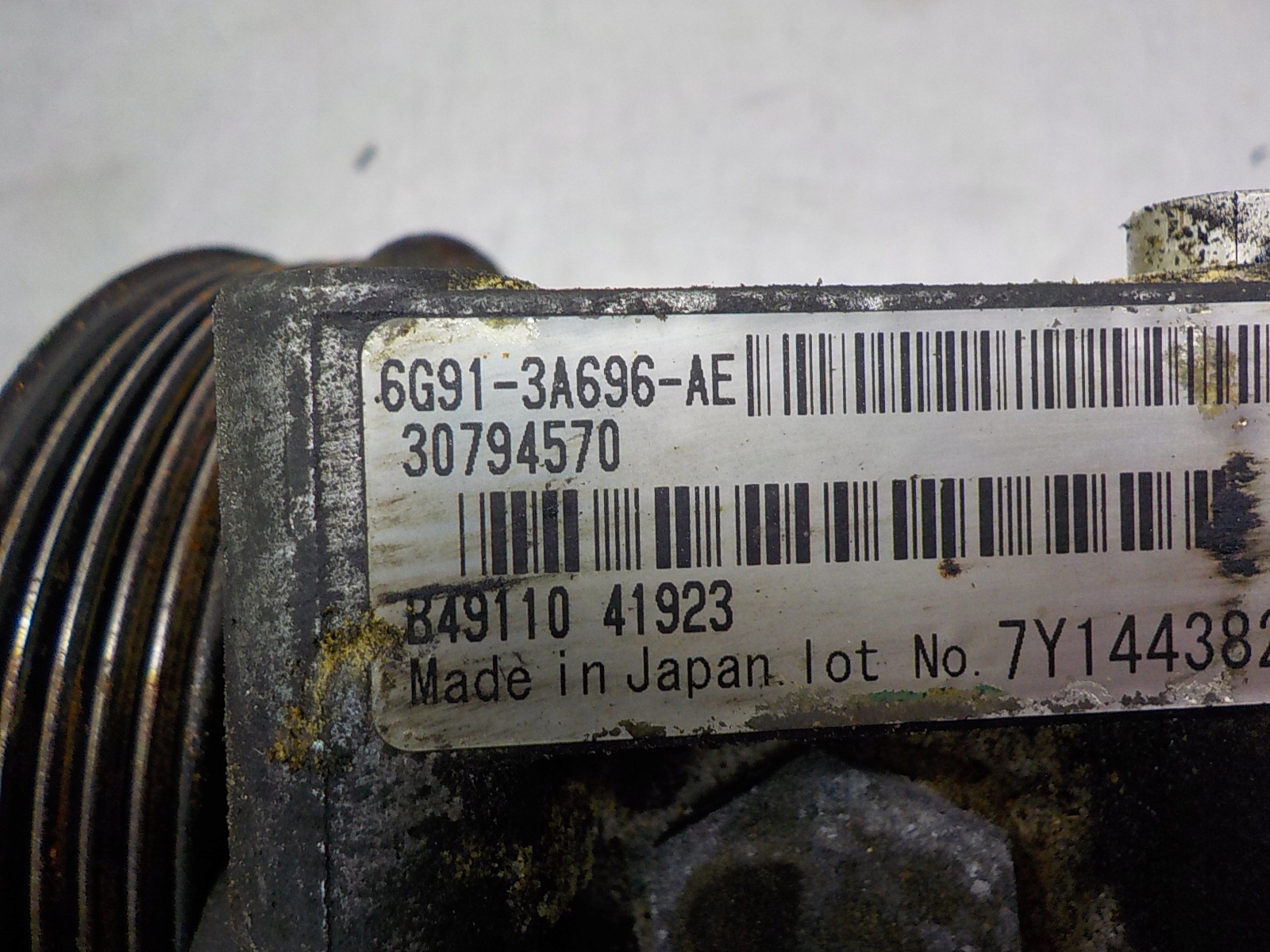 FORD MONDEO IV2.0 16V B Pompa servosterzo 6G91-3A696-AE