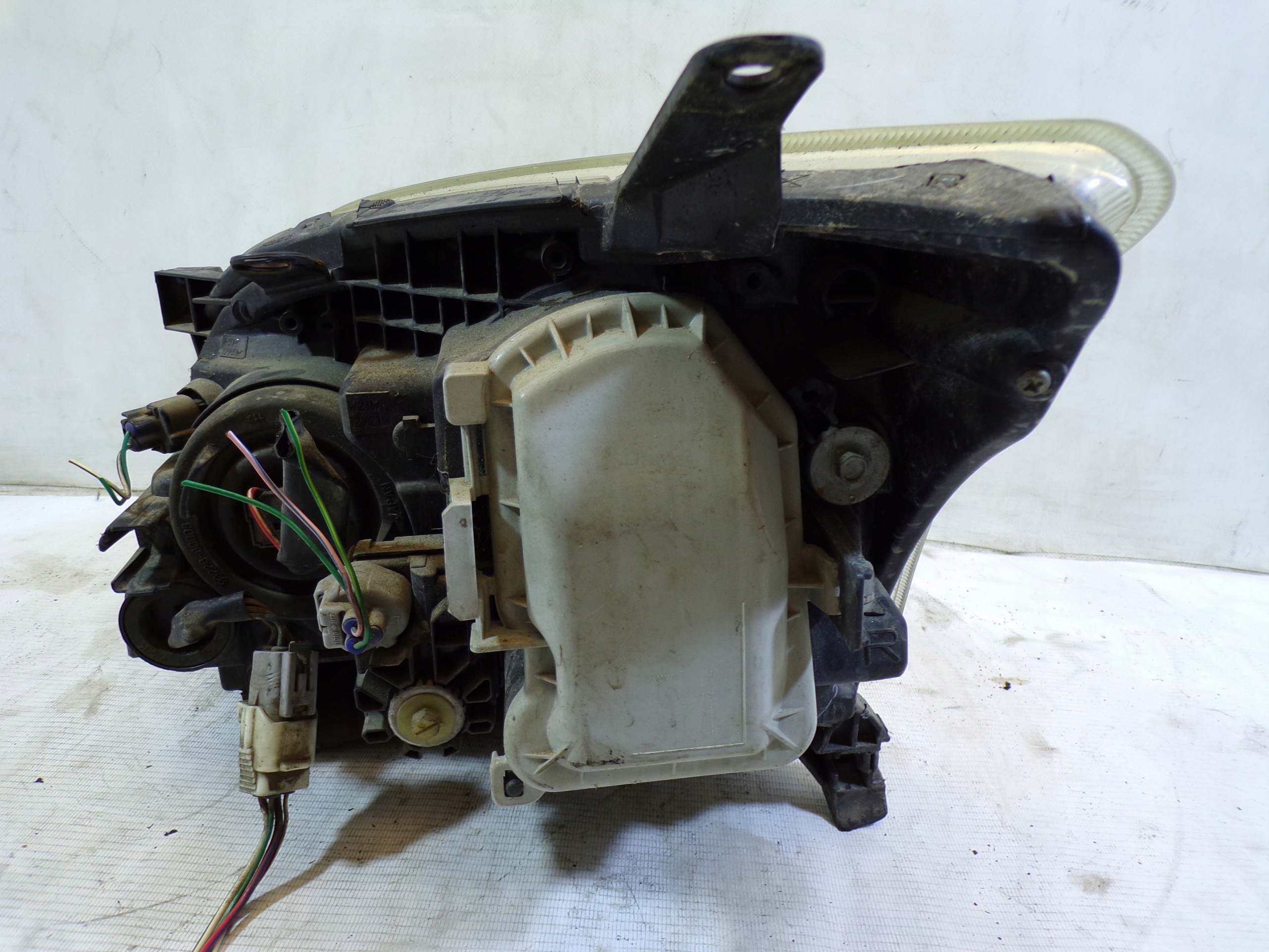 light front front right TOYOTA AVENSIS T25 (4) (K1)