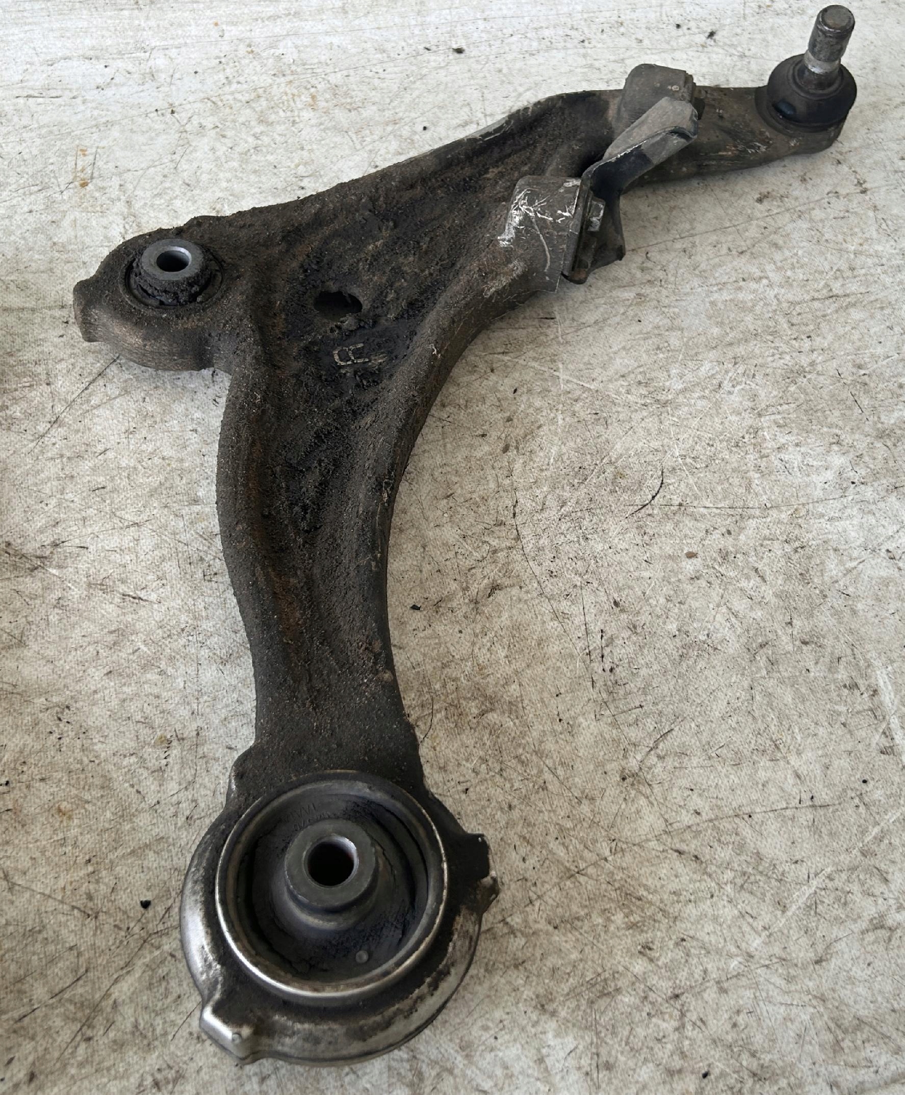 arm front right NISSAN MAXIMA A35 09