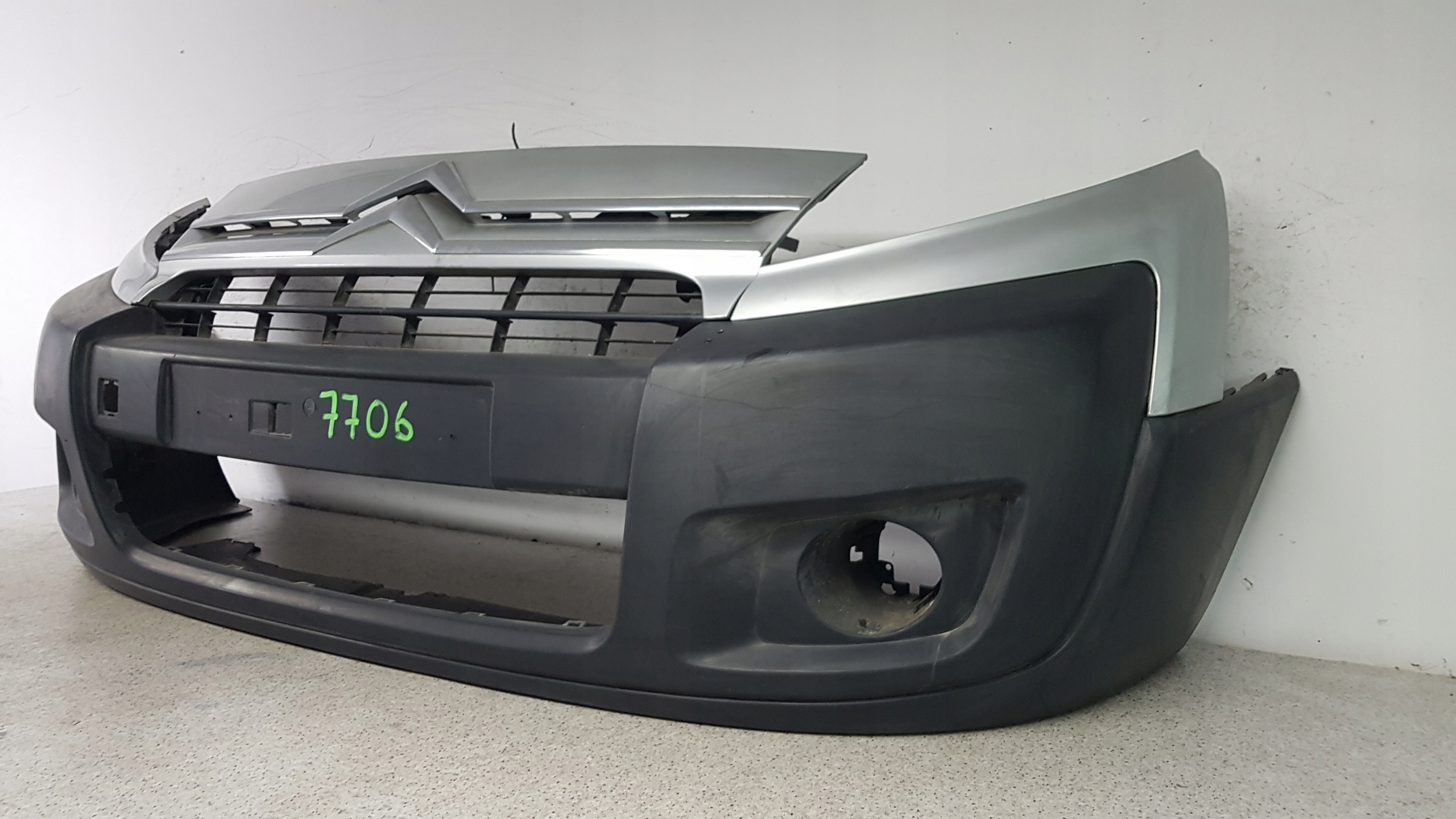 CITROEN JUMPY 2007 - bumper front 7706