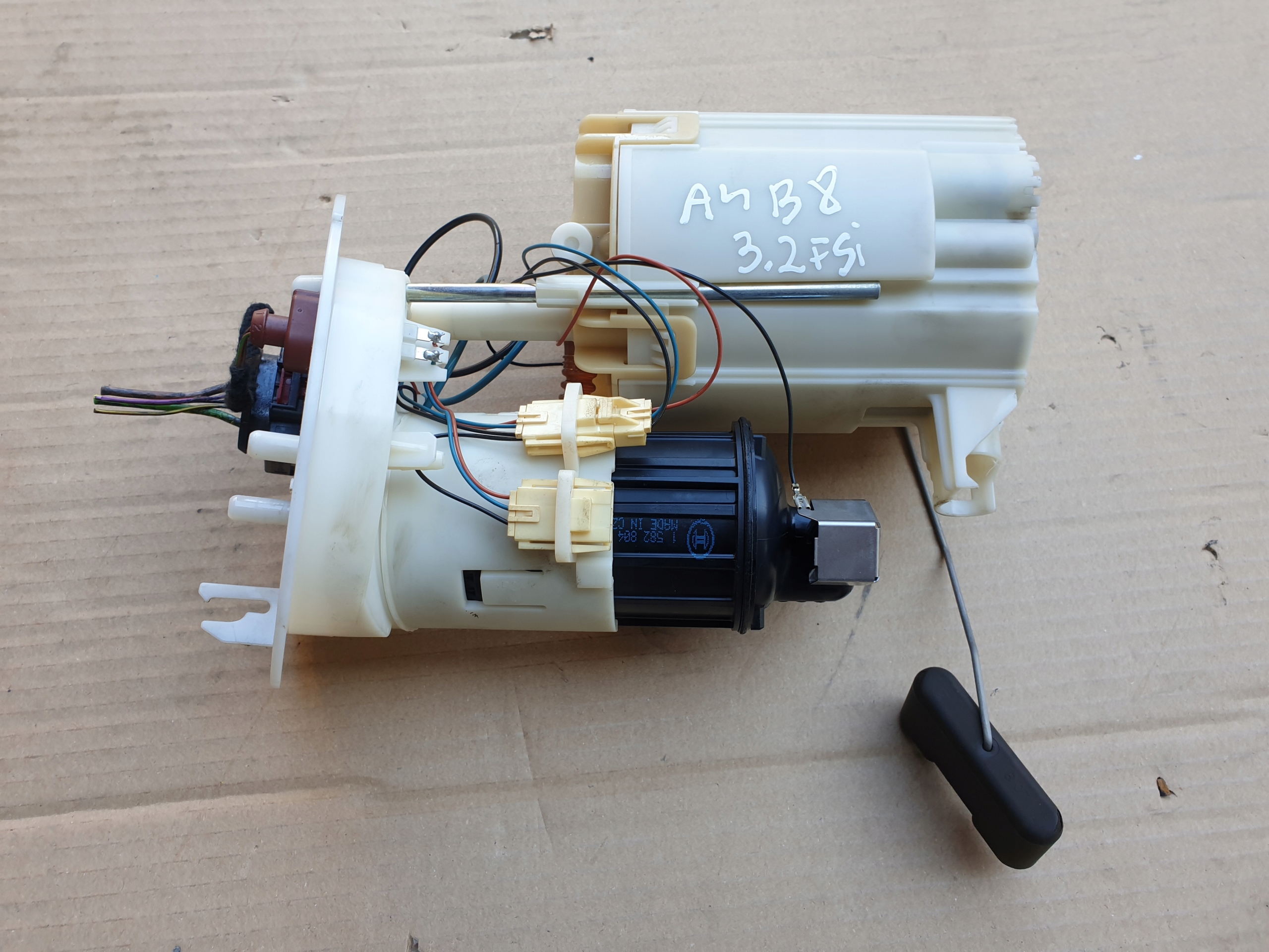 feed pump AUDI A4 B8 A5 3.2 FSI 8k0919051P