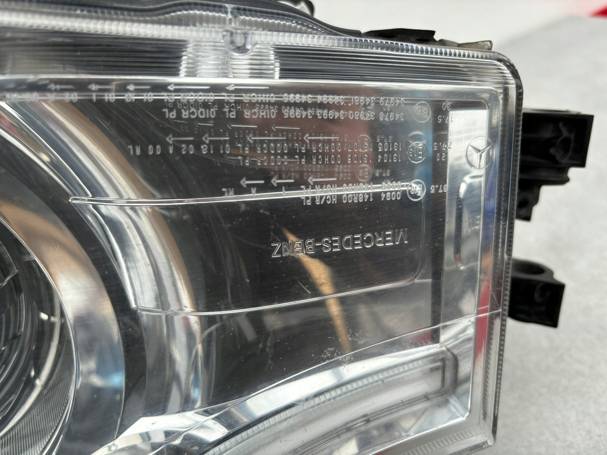MERCEDES ACTROS MP4 left light front XENON LED A9618205239 D123DZ