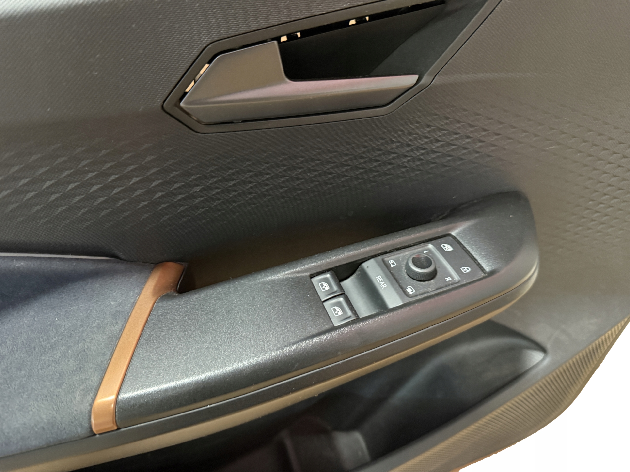 CUPRA BORN side door left front
