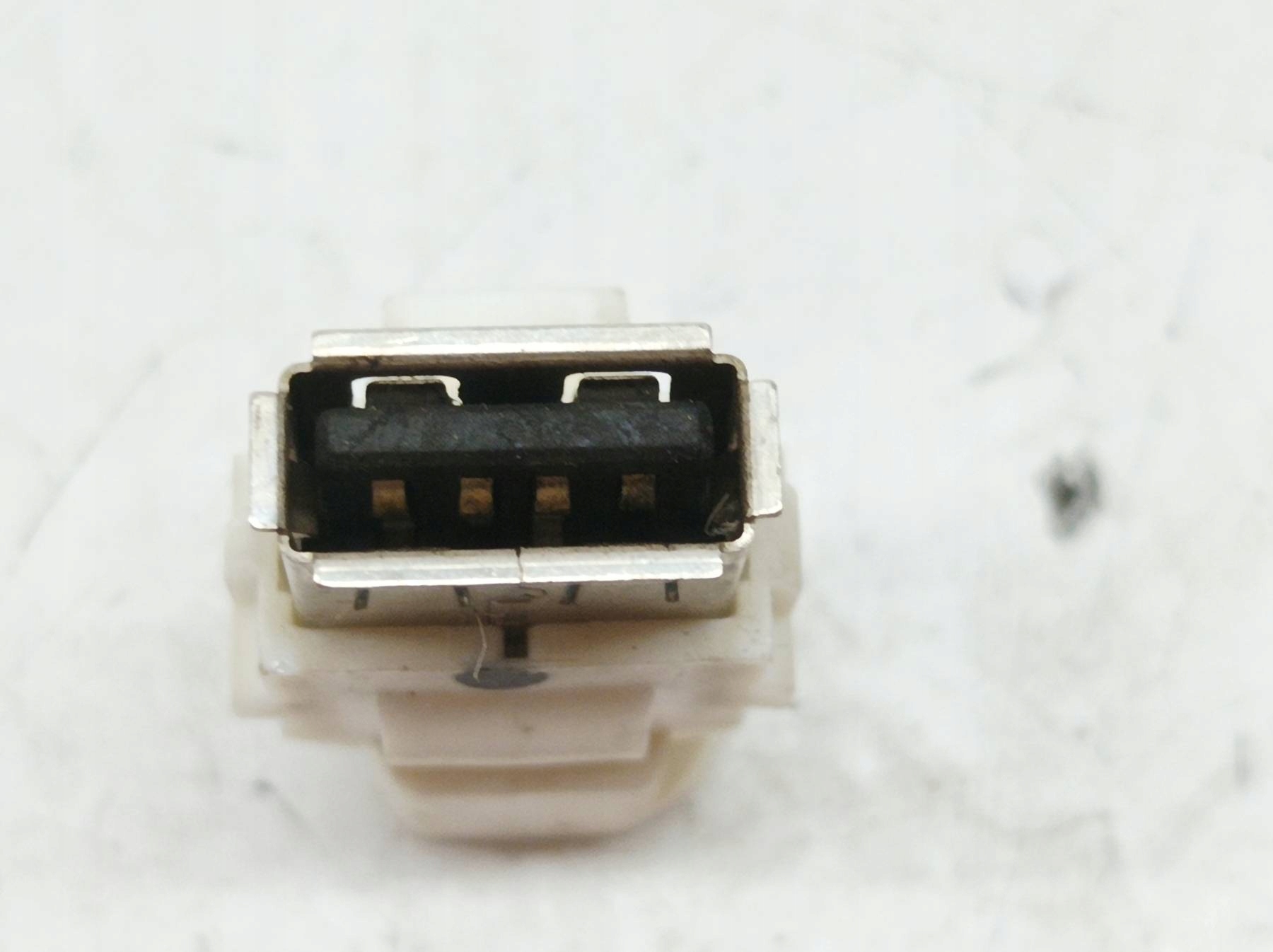 adapter USB 939D501 Bmw Seria 5 VII (2017-2024) G30/G31
