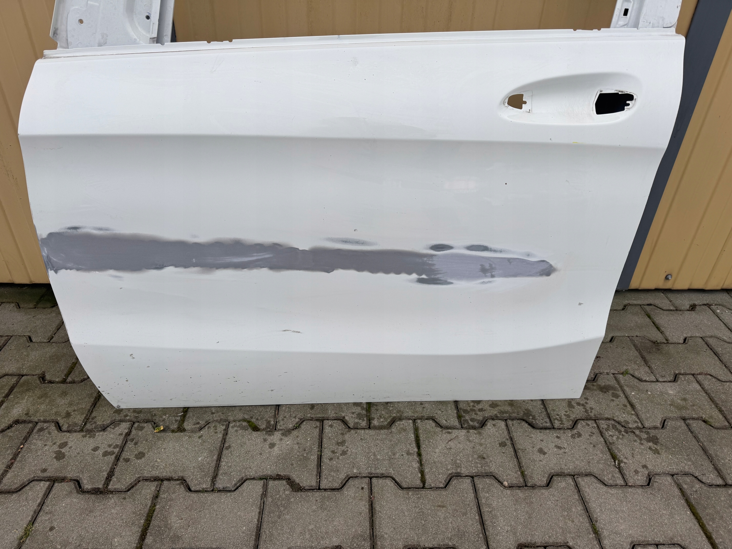 MERCEDES B-KLASA BKLASA W246 DRZWI PRZEDNIE LEWE GIEŁDA POZNAŃ Producent części Mercedes-Benz OE