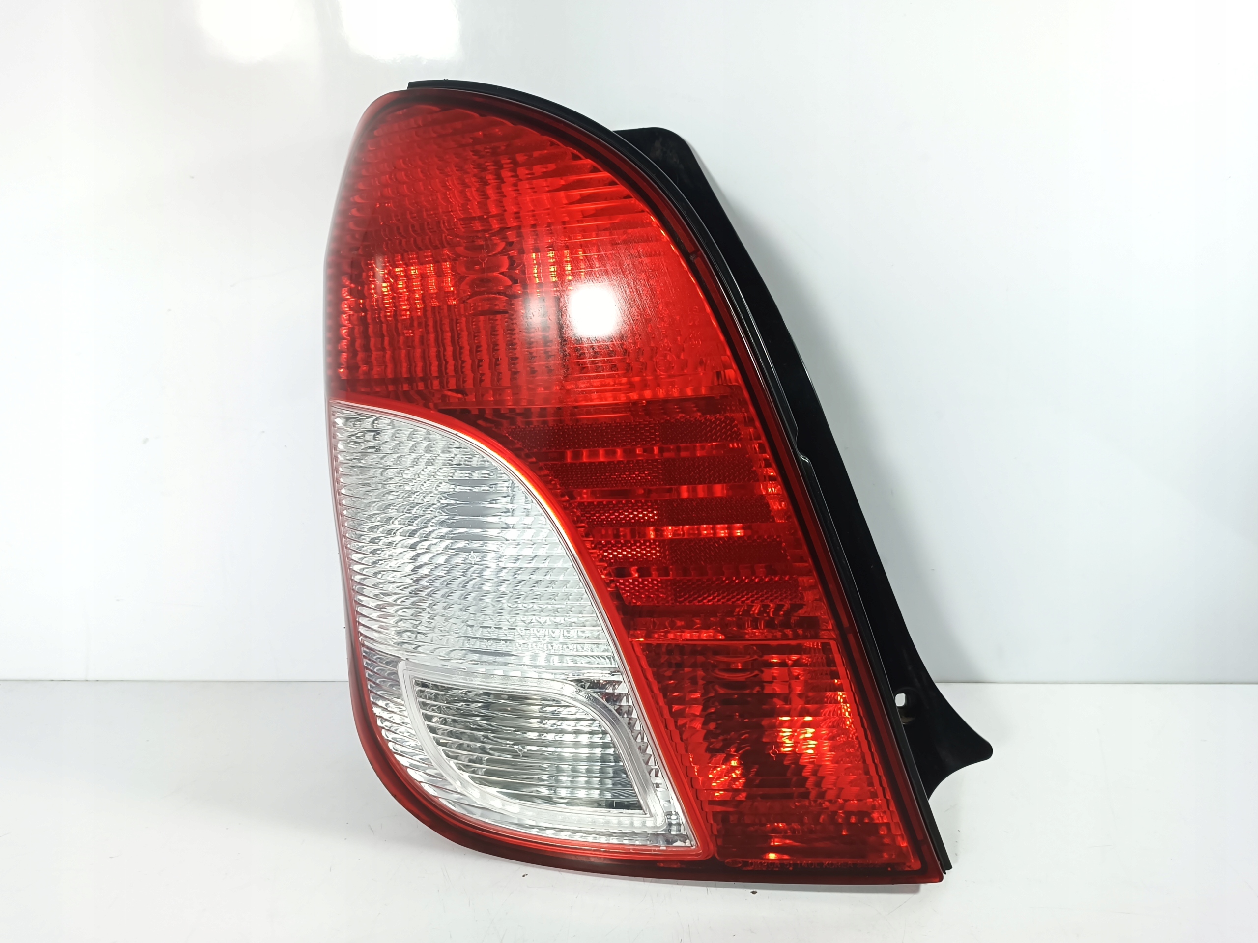 Kia Carens 1 and 99-02 light rear rear part left