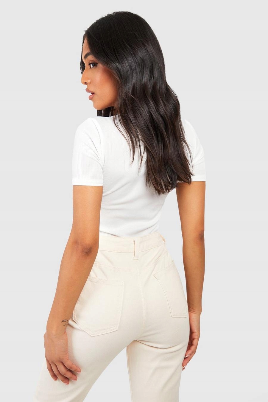 2D0A15 P25 BOOHOO PETITE BODY W PRĄŻKI XL Marka Boohoo