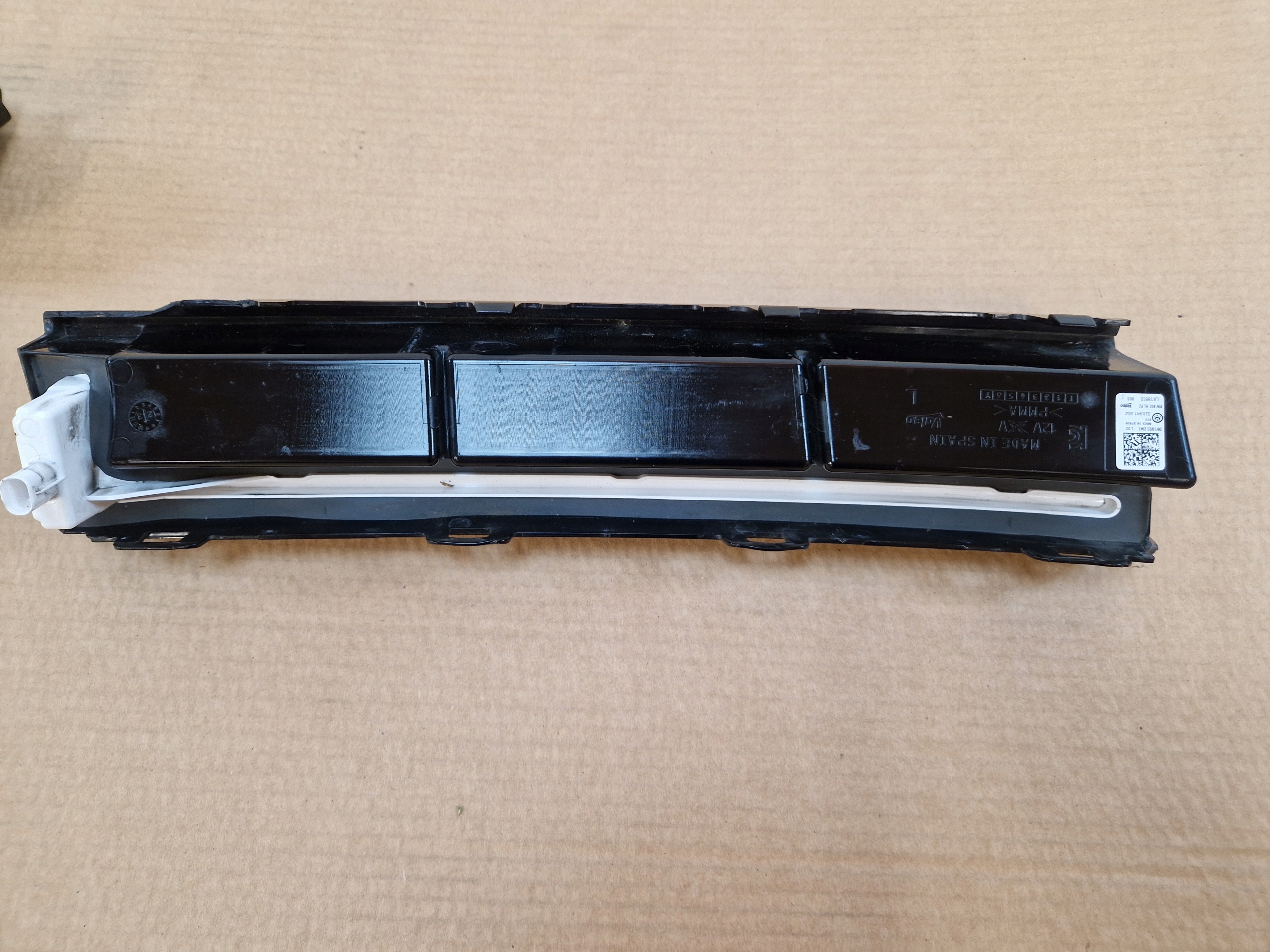 vw PASSAT B9 3J0 led решетка 3J0941654 3J0941653